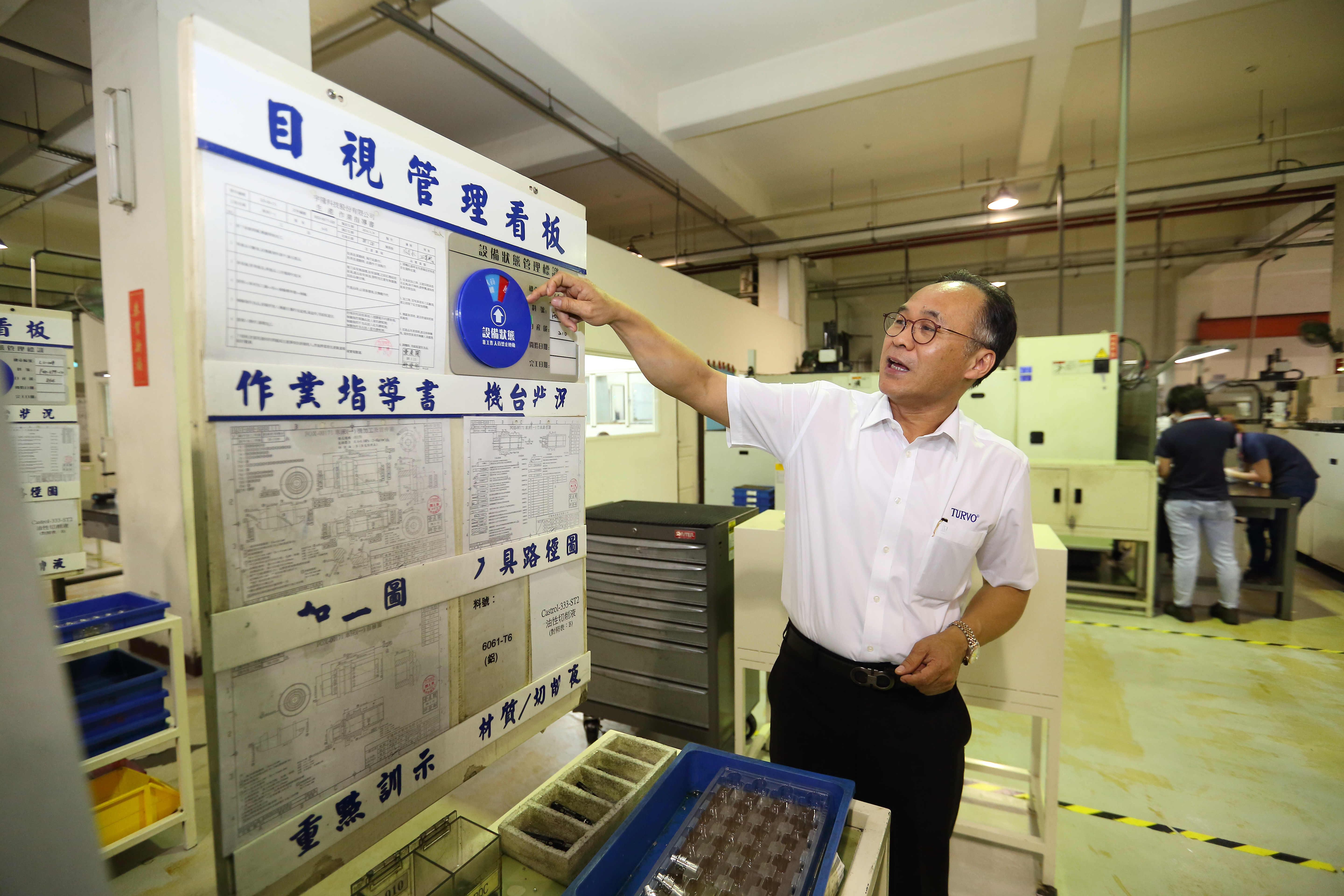 個性嚴謹的劉俊昌帶我們參觀生產線，不忘提醒「（告示看板）別拍太近，這有我們的know-how」。