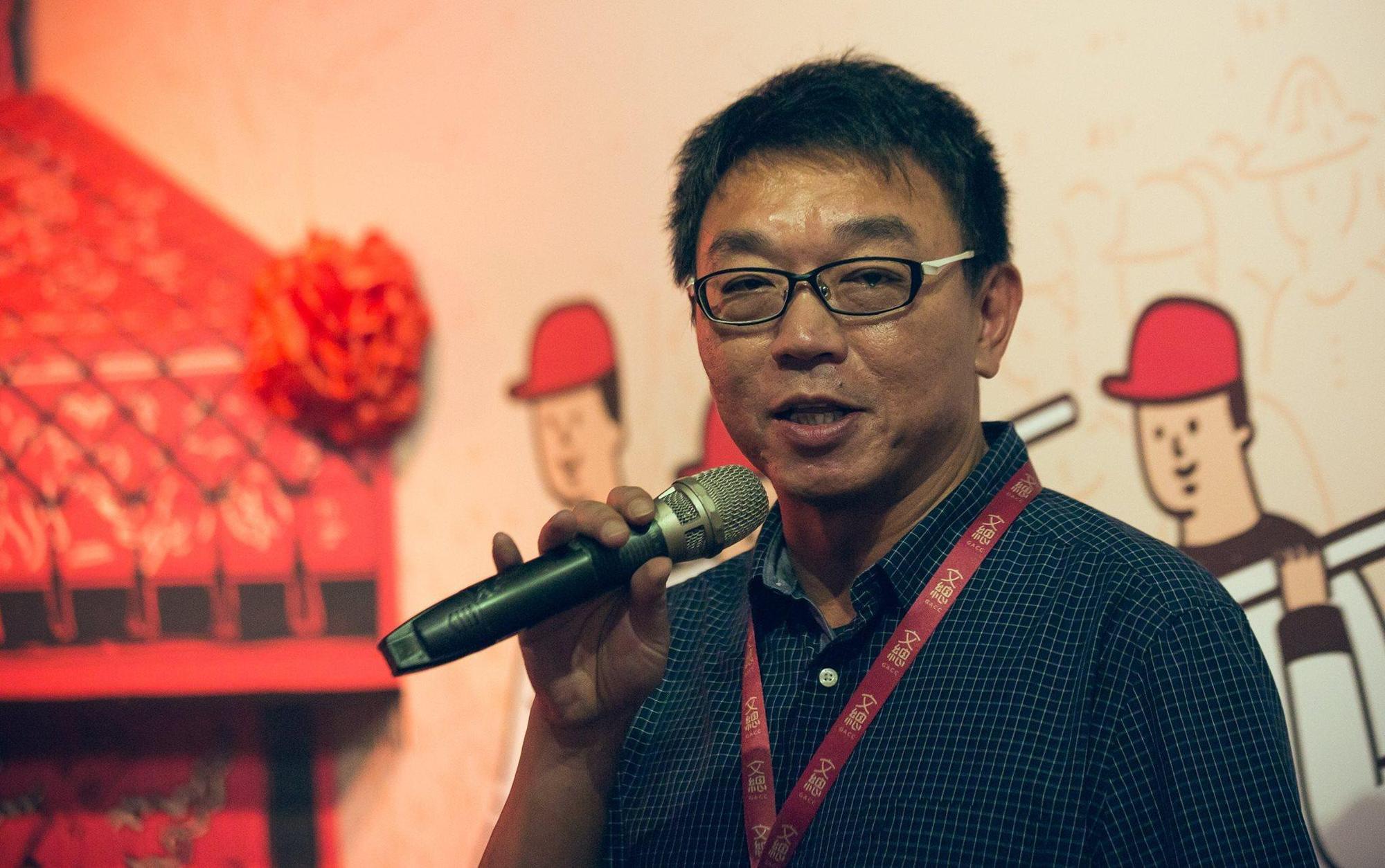 受蔡英文總統倚重的現任文化總會祕書長林錦昌會中率丟出1句「改革不回頭、勇敢挺台灣」,馬上成為討論的主軸。(翻攝自中華文化總會臉書)