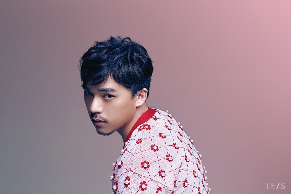 HUSH登上《LEZS》雜誌10月號人物專訪，  直言「如果再來一次我還是會出櫃。」（ LEZS提供）