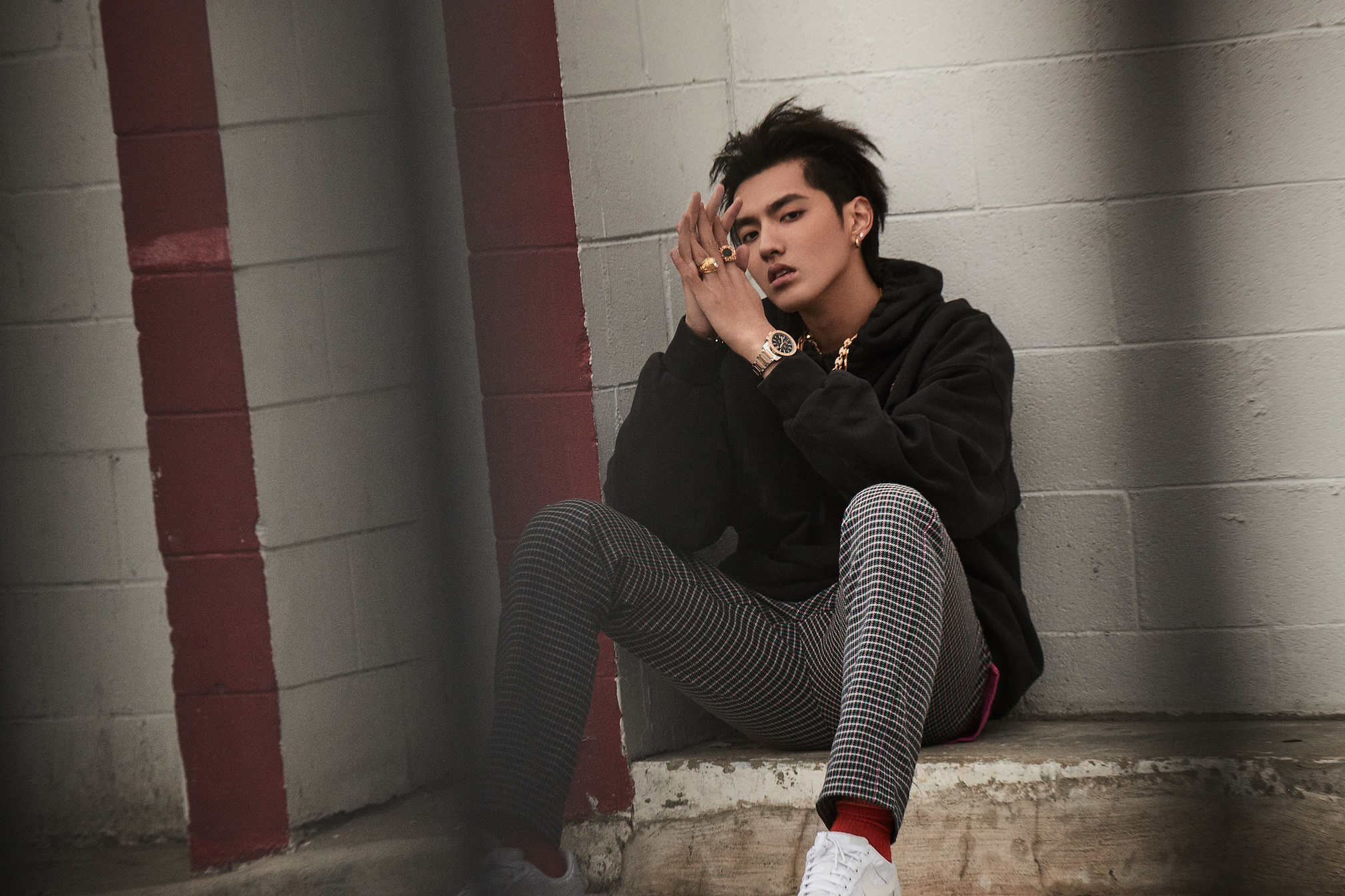 〈悟〉將吳亦凡的心路歷程娓娓道來，情緒跌宕起伏，彷彿帶你體驗了一趟過山車之旅。（環球提供）