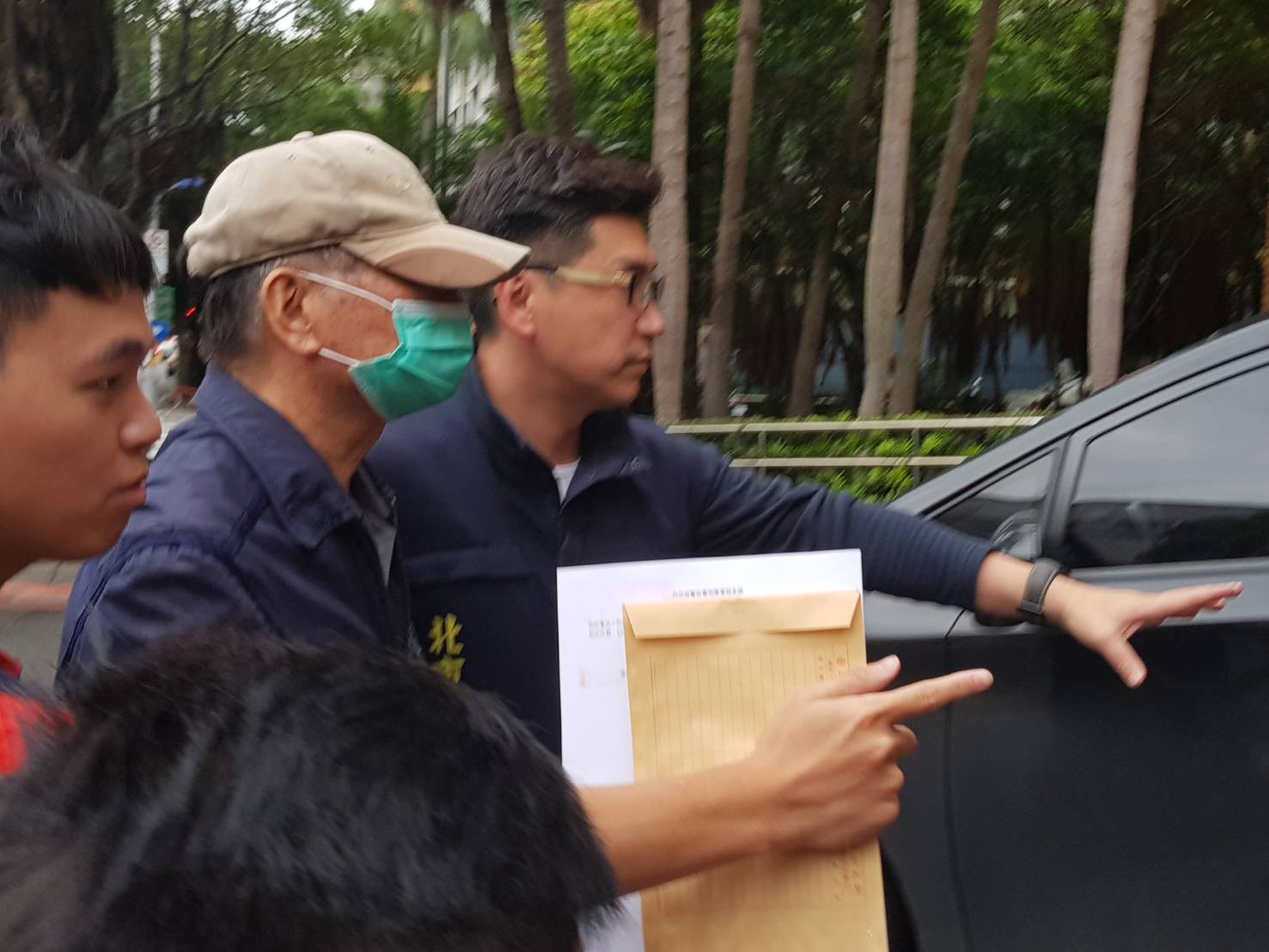 檢方指出，由於周哲宇逃亡期間，明顯有人協助藏匿，已另行分案追究相關刑責。