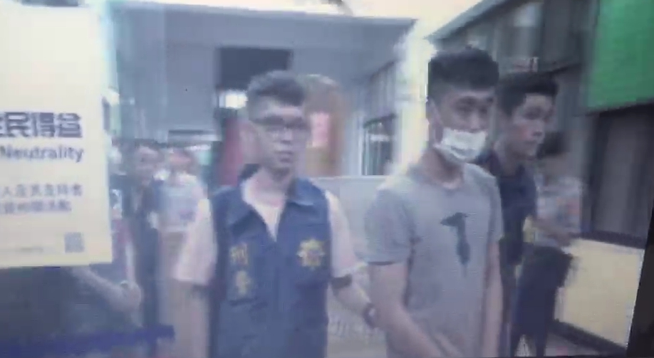 警方逮捕以「罐頭」曾姓男子為首的暴力集團共15名嫌犯。（警方提供）