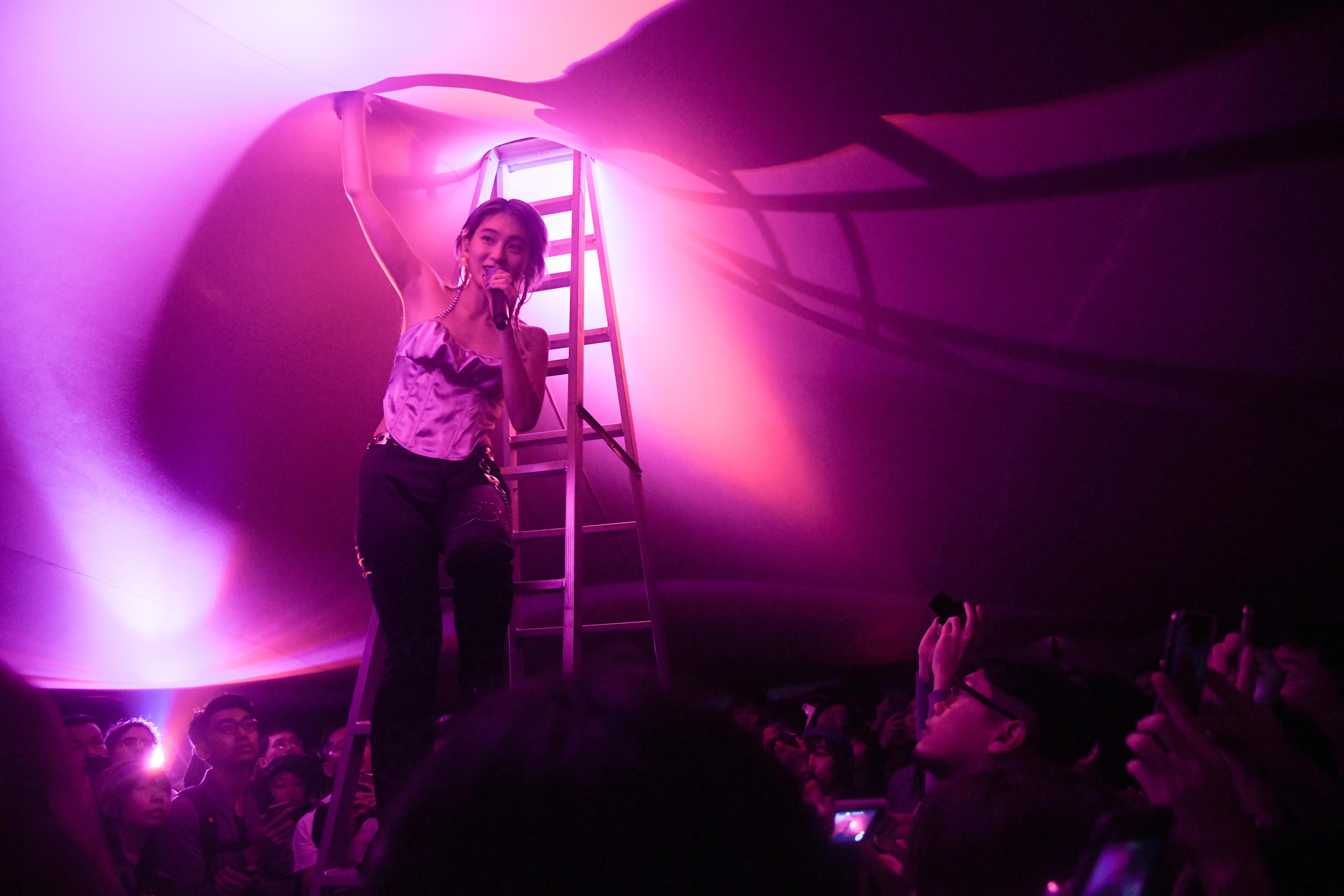 日本潮流音樂樂團星期三的康帕內拉在台北Legacy開唱。（好玩國際文化提供）