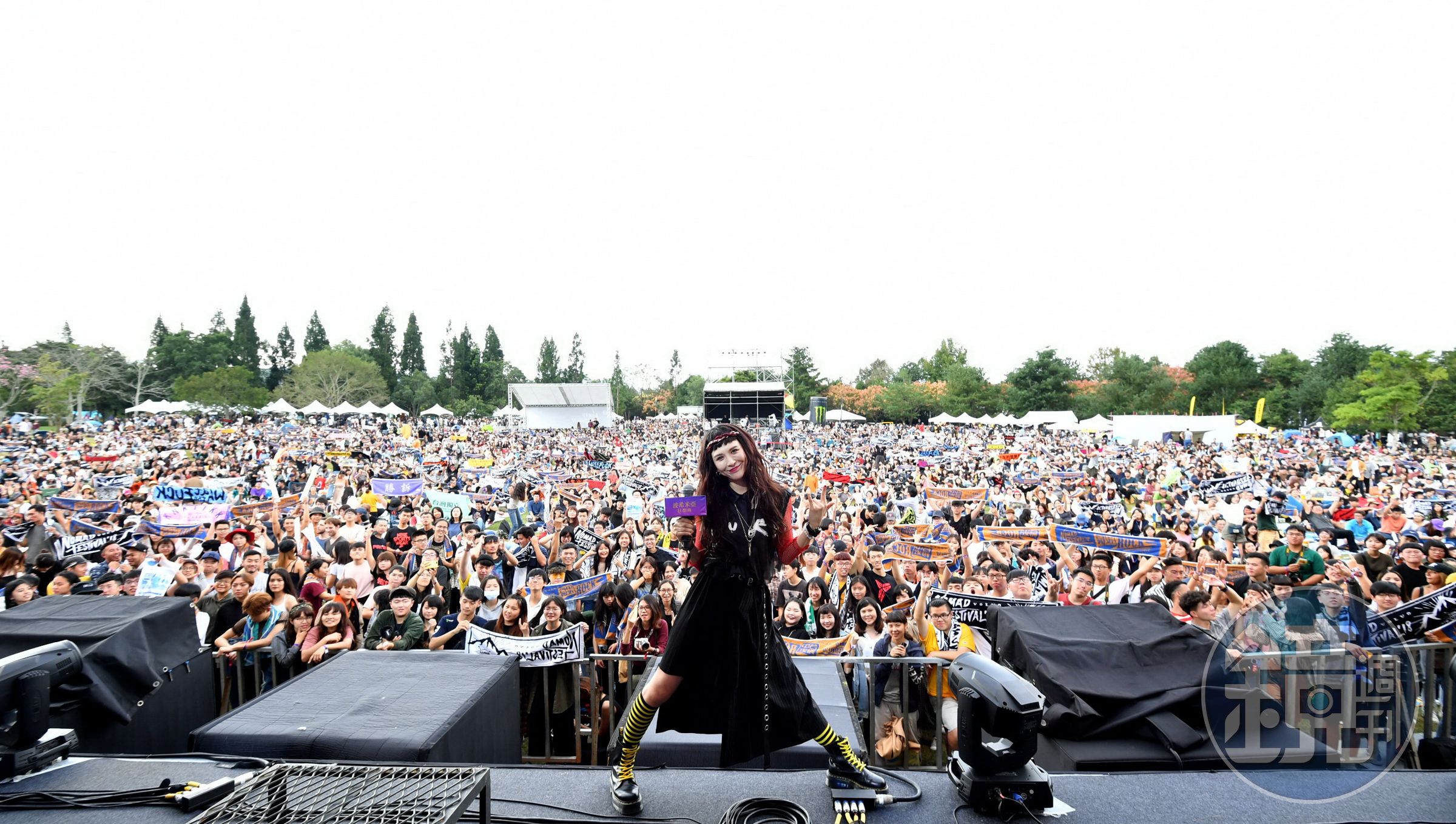 「遊牧森林音樂祭」吸引數千名粉絲到場，大家與魏如昀齊聲大唱經典旋金句「We Will We Will Rock You！」（福斯提供）