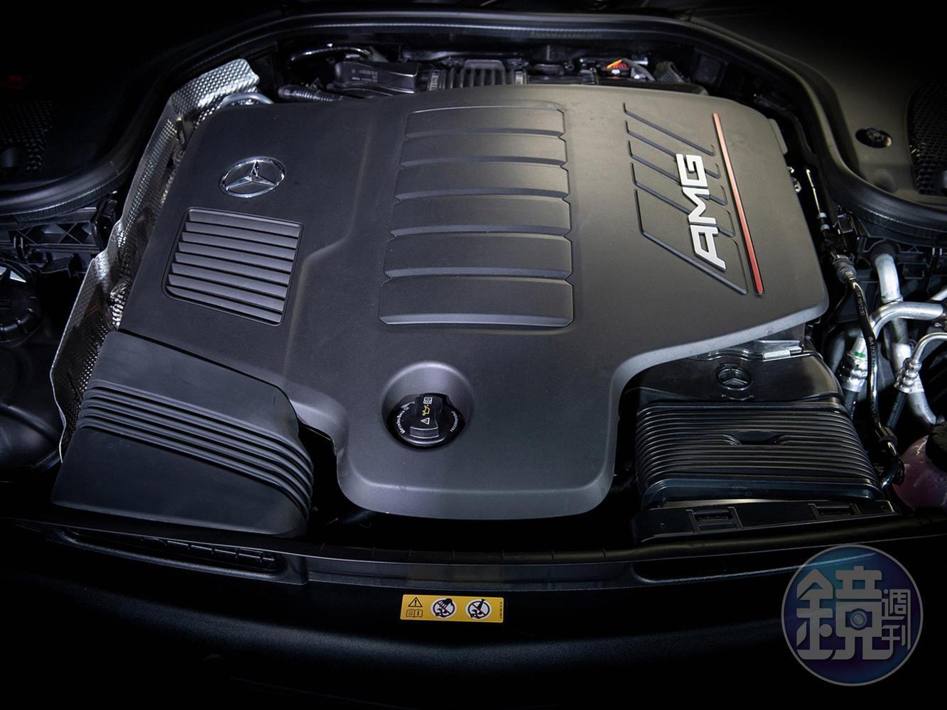 The new CLS 全車型搭載EQ Boost - 48V輕型複合動力系統，使得Mercedes-AMG CLS 53 4MATIC+ 0-100kmh 加速過程更只需4.5秒。