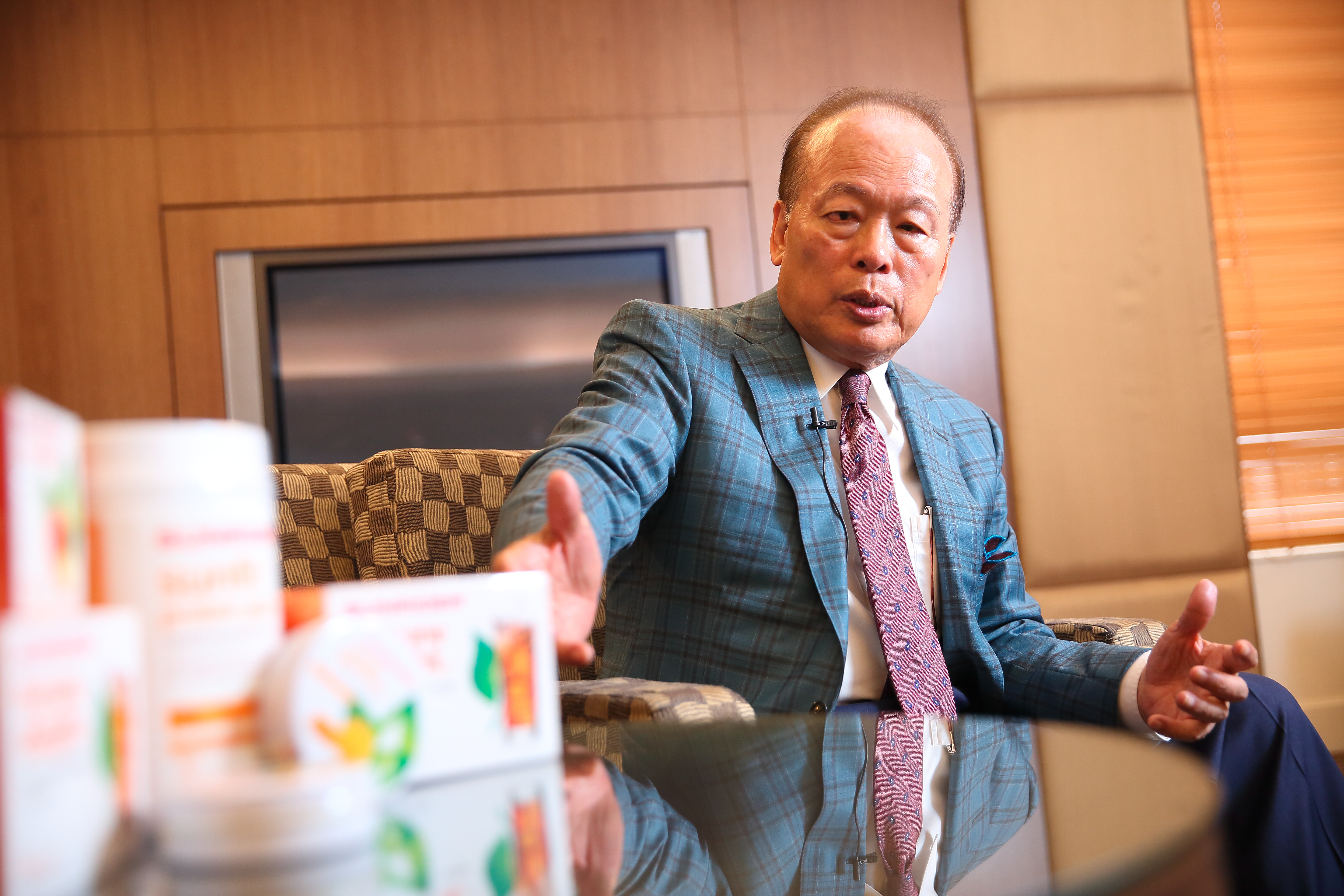 陳得福本身擁有藥學、化工專長，1982年他向岳父借了120萬元，研發中草藥保健食品，創立仙妮蕾德直銷事業。