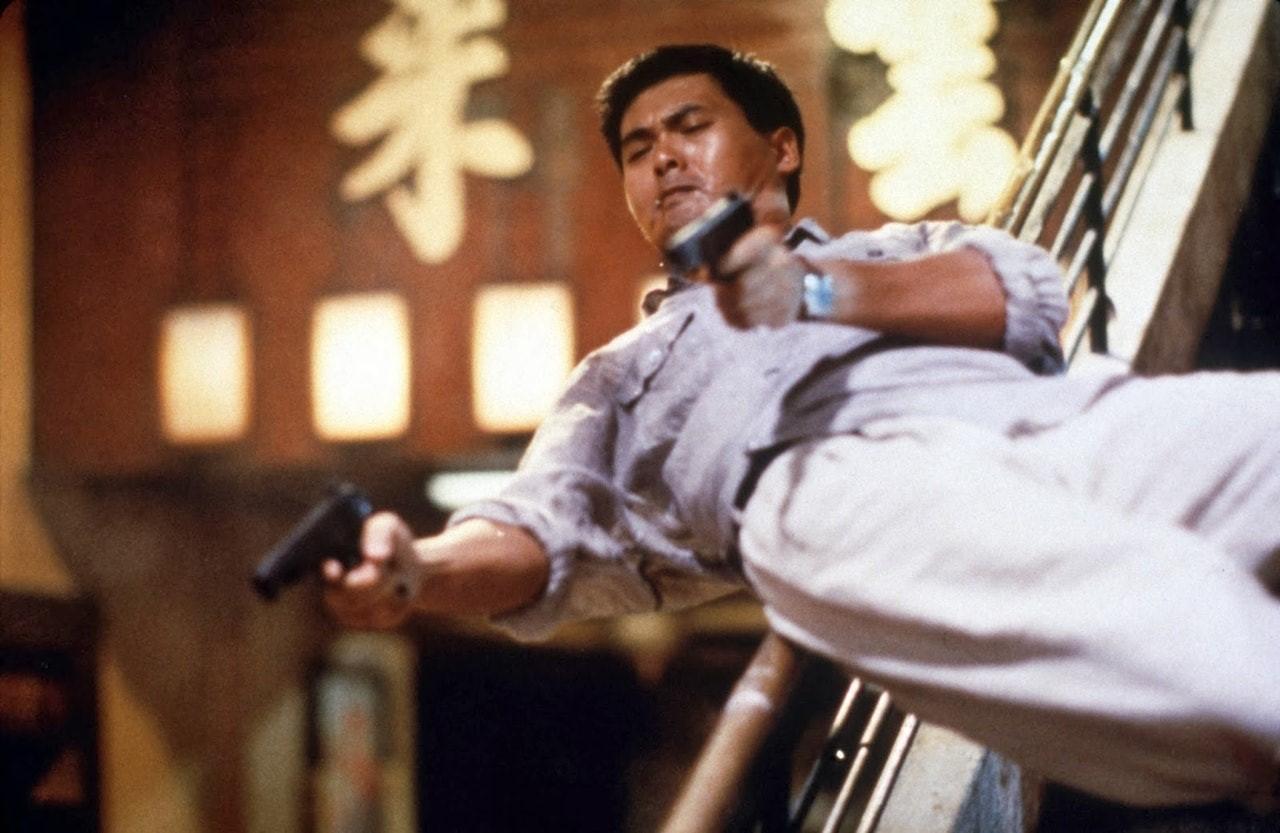 周潤發《鎗神》中的雙槍絕技,至今仍讓影迷回味。(翻攝自https://www.hk01.com)