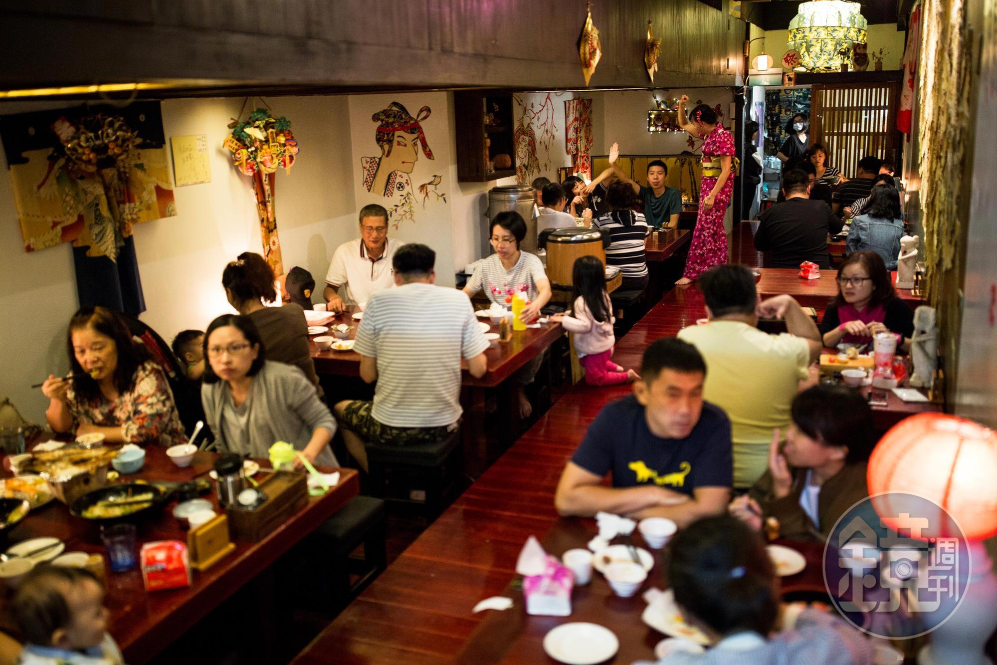 小林英夫是三十三間堂的姐妹店，一樣是賣日本料理，價位更親民，服務也更親切。