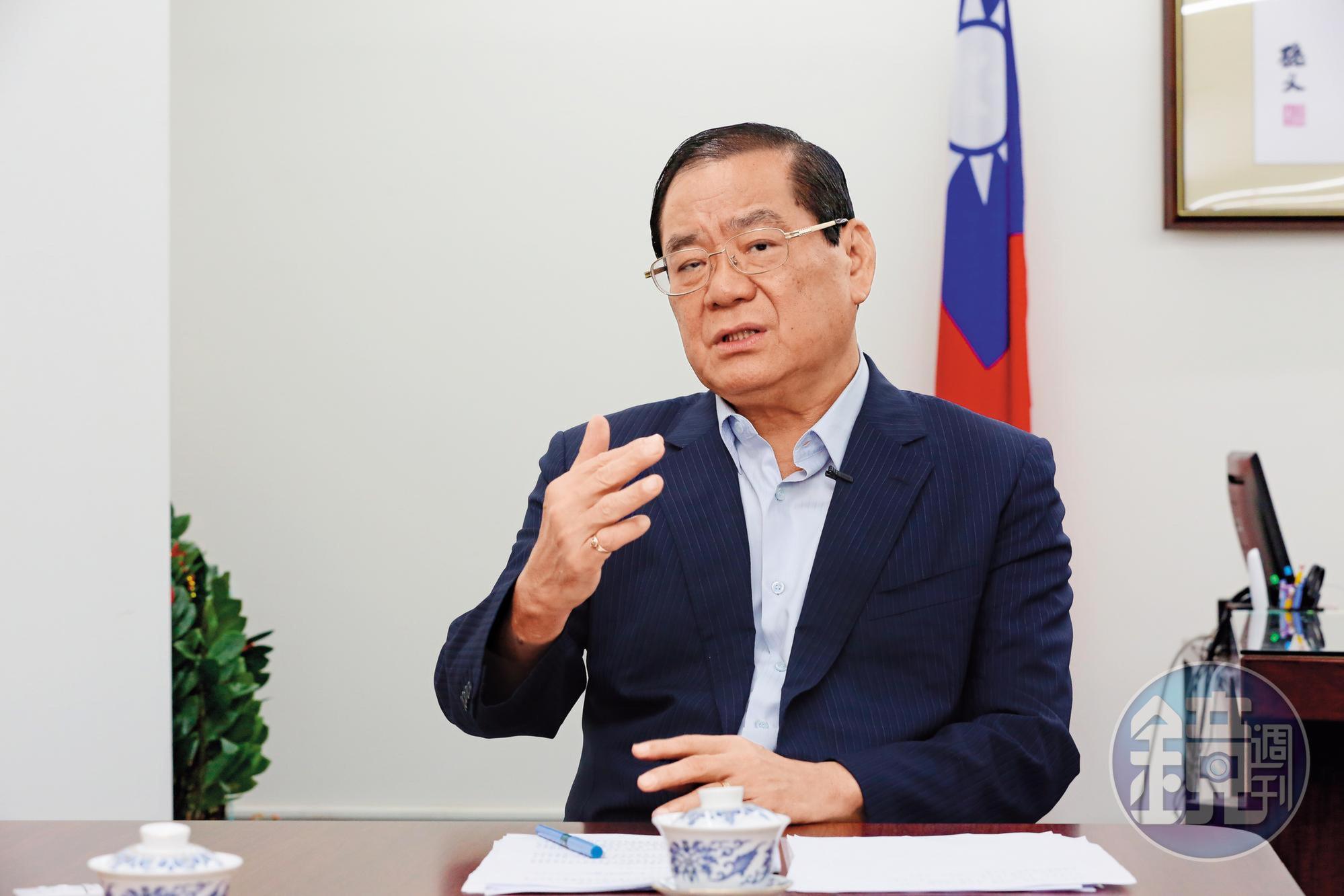 國民黨祕書長曾永權接受本刊專訪時強調,將至少拿下9席縣市長,不然他將知所進退。