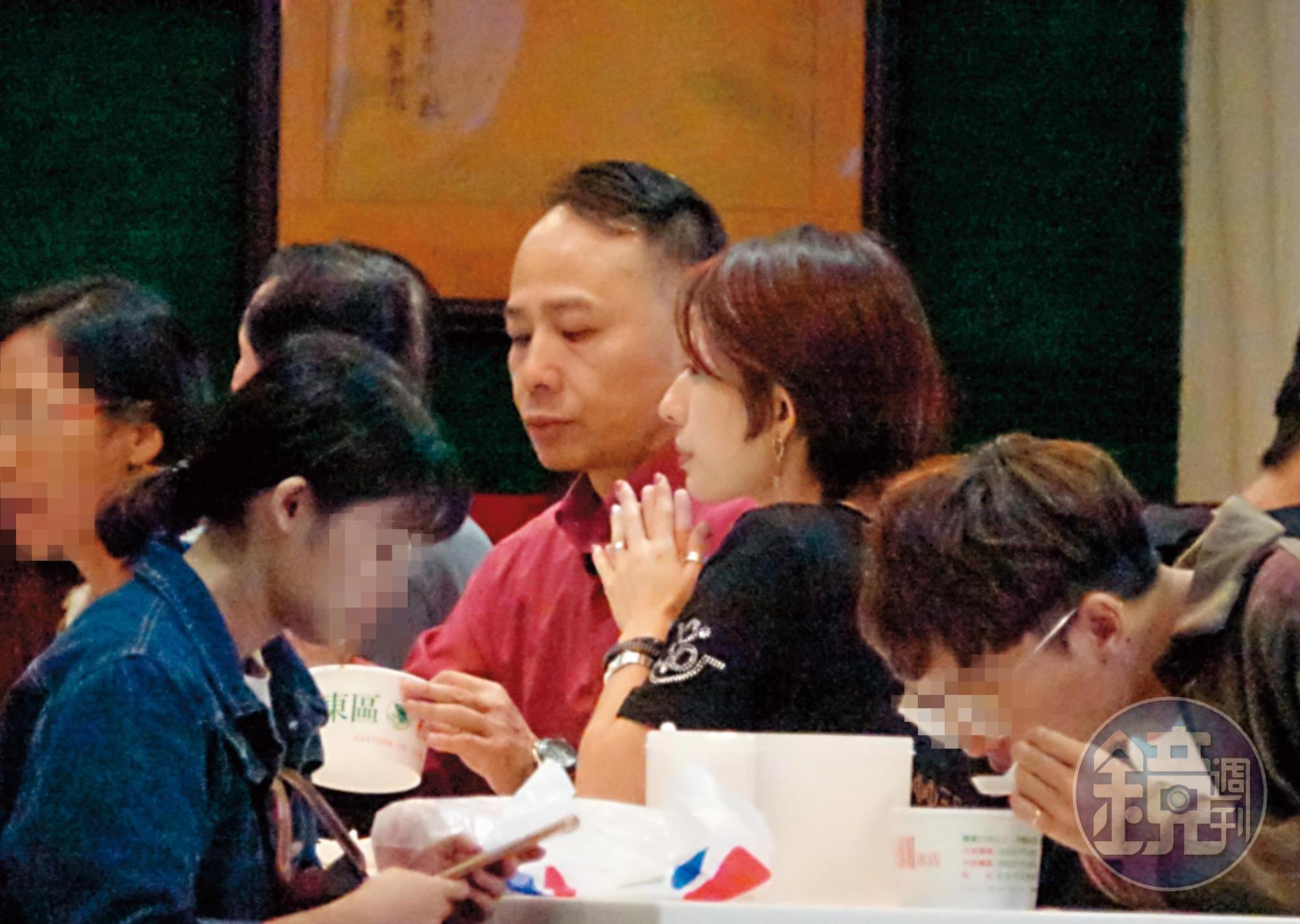 10月5日 20:31 于孝斌與謝京蓓用餐結束後，到知名的東區粉圓共享一碗粉圓湯。
