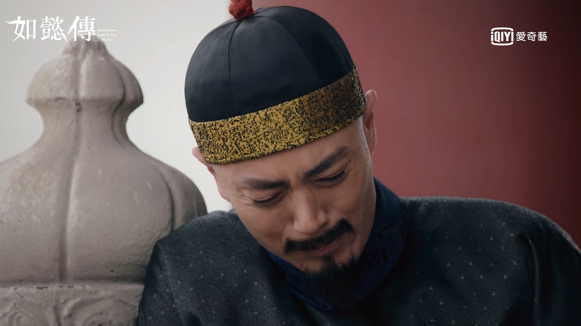 乾隆無法面對如懿逝去的悲痛,痛哭失聲。(愛奇藝台灣站提供)