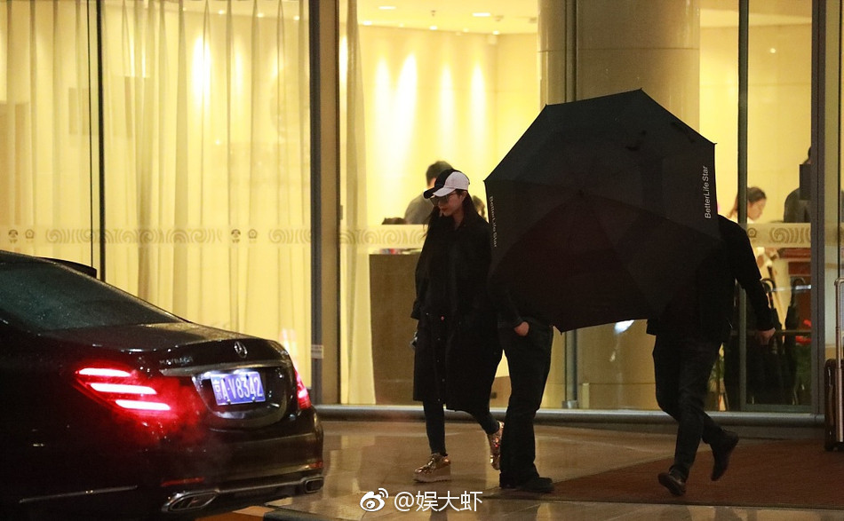 中國女星范冰冰在消失135天後終於公開露面。（翻攝自娛大蝦微博）