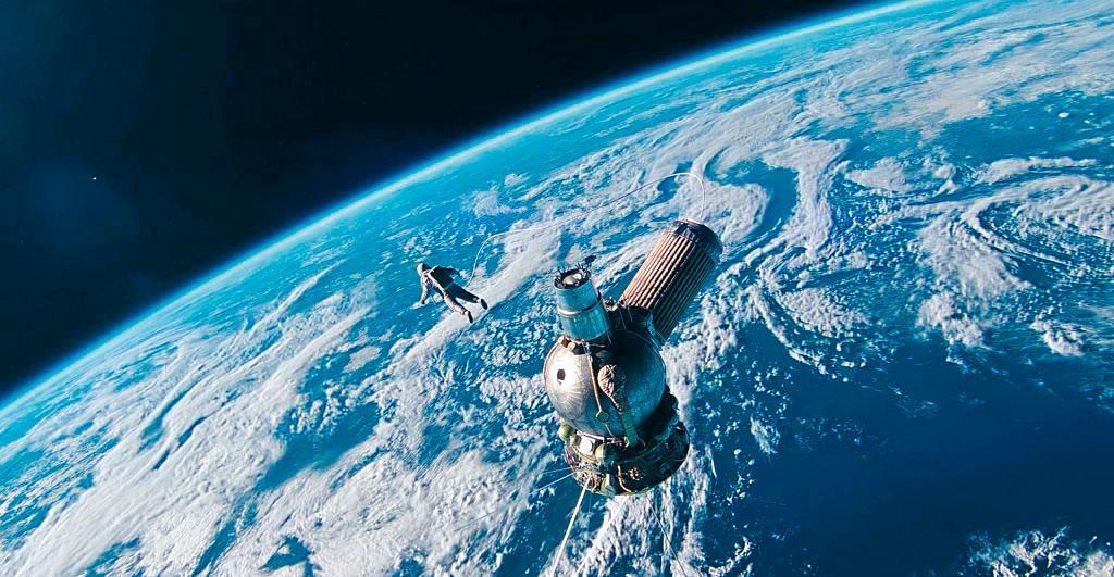 《太空漫步》拿下了2018年俄羅斯金鷹獎最佳男主角、最佳男配角、最佳配樂、最佳特效等4項大獎，大家不妨看成是俄版的《地心引力》。（車庫娛樂提供） 