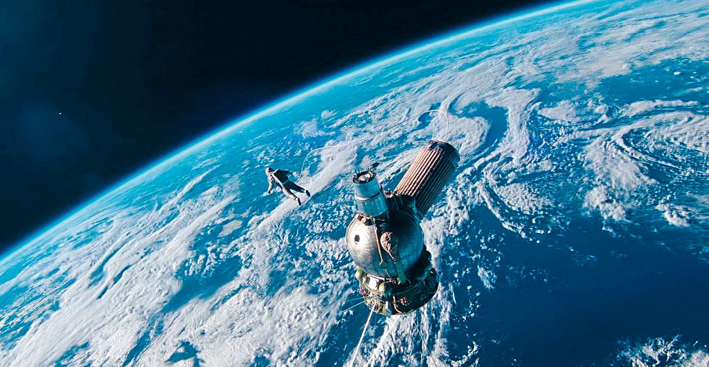 《太空漫步》拿下了2018年俄羅斯金鷹獎最佳男主角、最佳男配角、最佳配樂、最佳特效等4項大獎，大家不妨看成是俄版的《地心引力》。（車庫娛樂提供） 