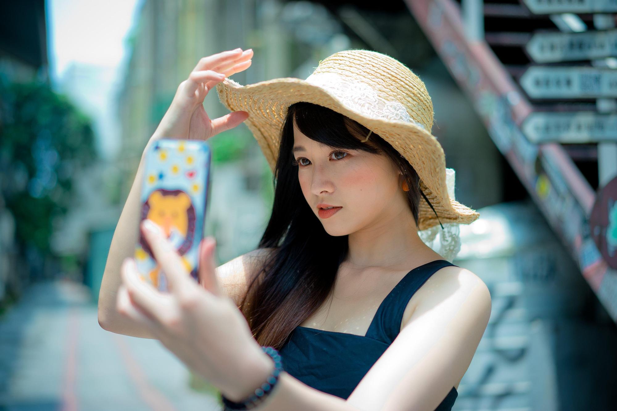 據日媒調查,這3年來,外出比例最高的是20至30歲的年輕女性。(pexels)