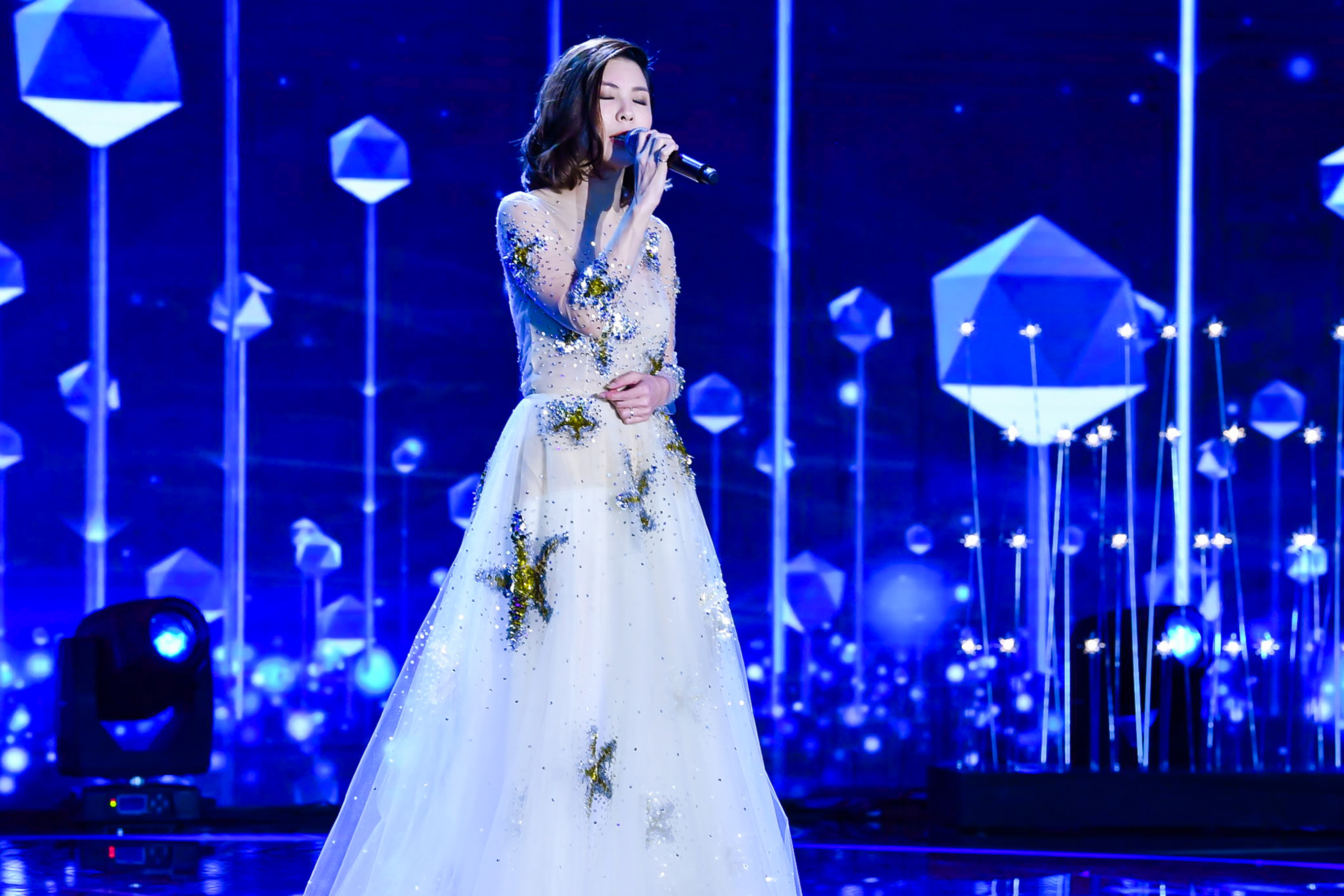 許茹芸受邀出席北京BAZAAR明星慈善夜，擔任壓軸演出嘉賓。（索尼音樂提供）