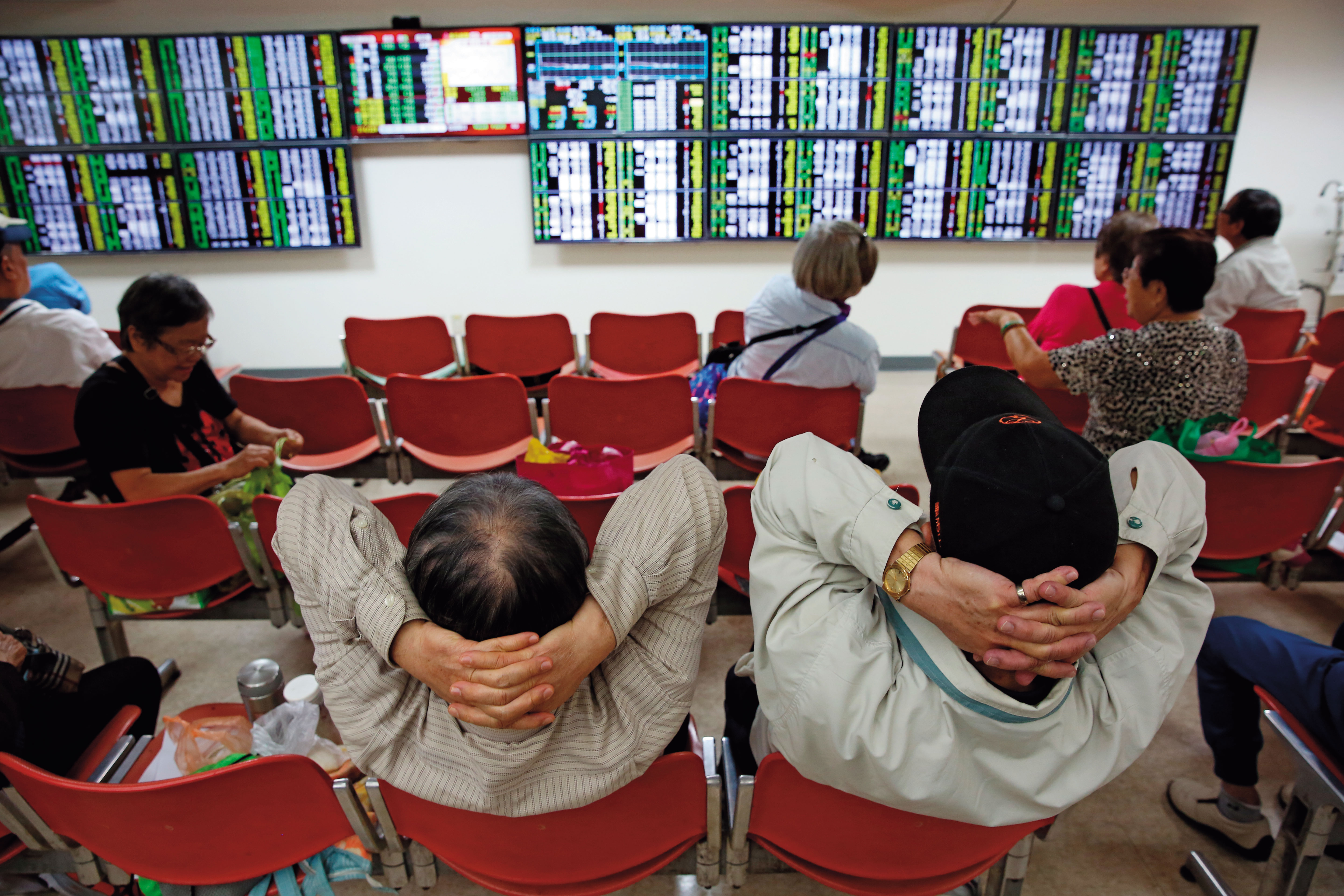 碰上大型股災，跟著護盤基金進出，獲利可期。