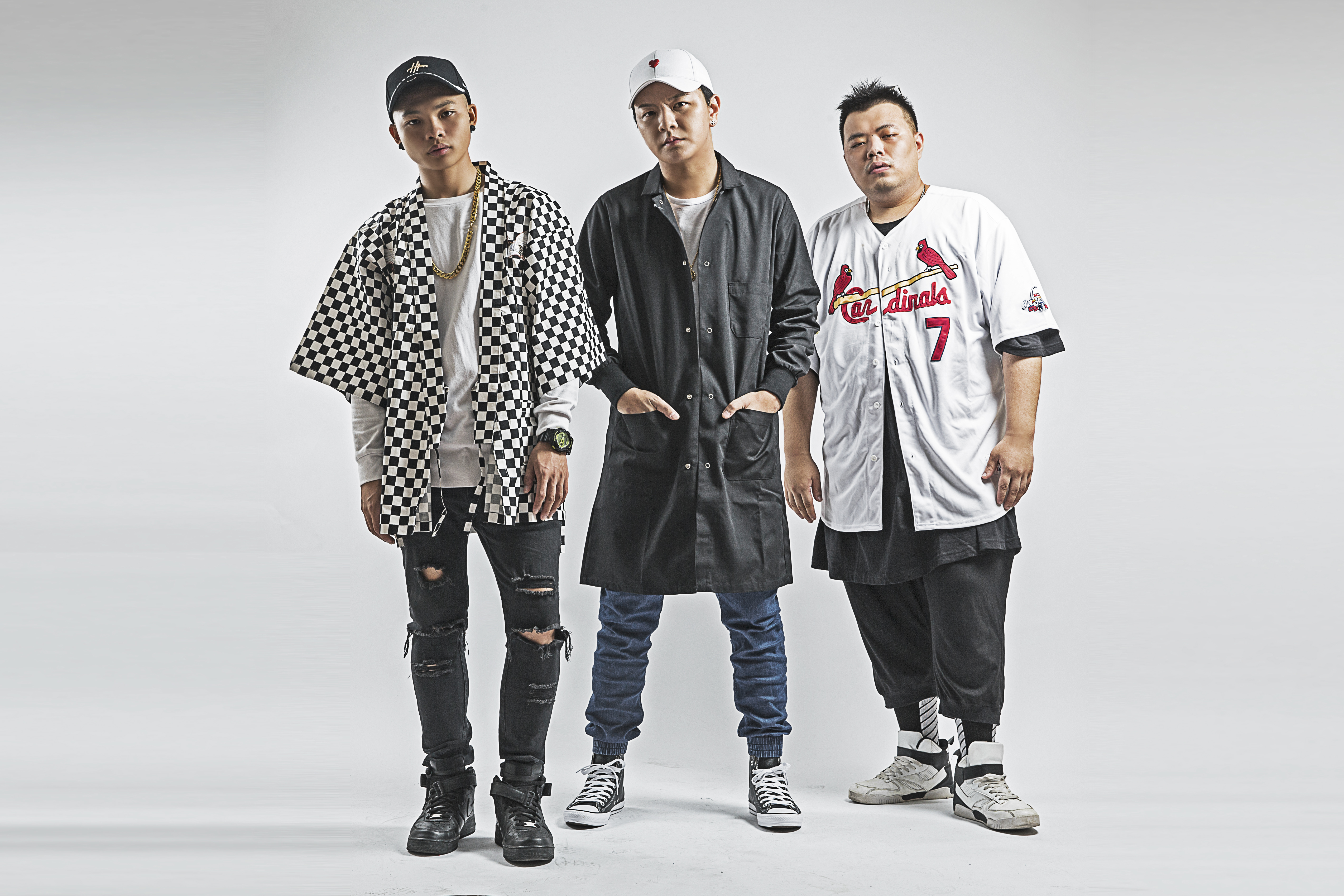 「東區不倒翁」由小中（左起）、Gary、青木組成，台味十足。（尬音樂提供）