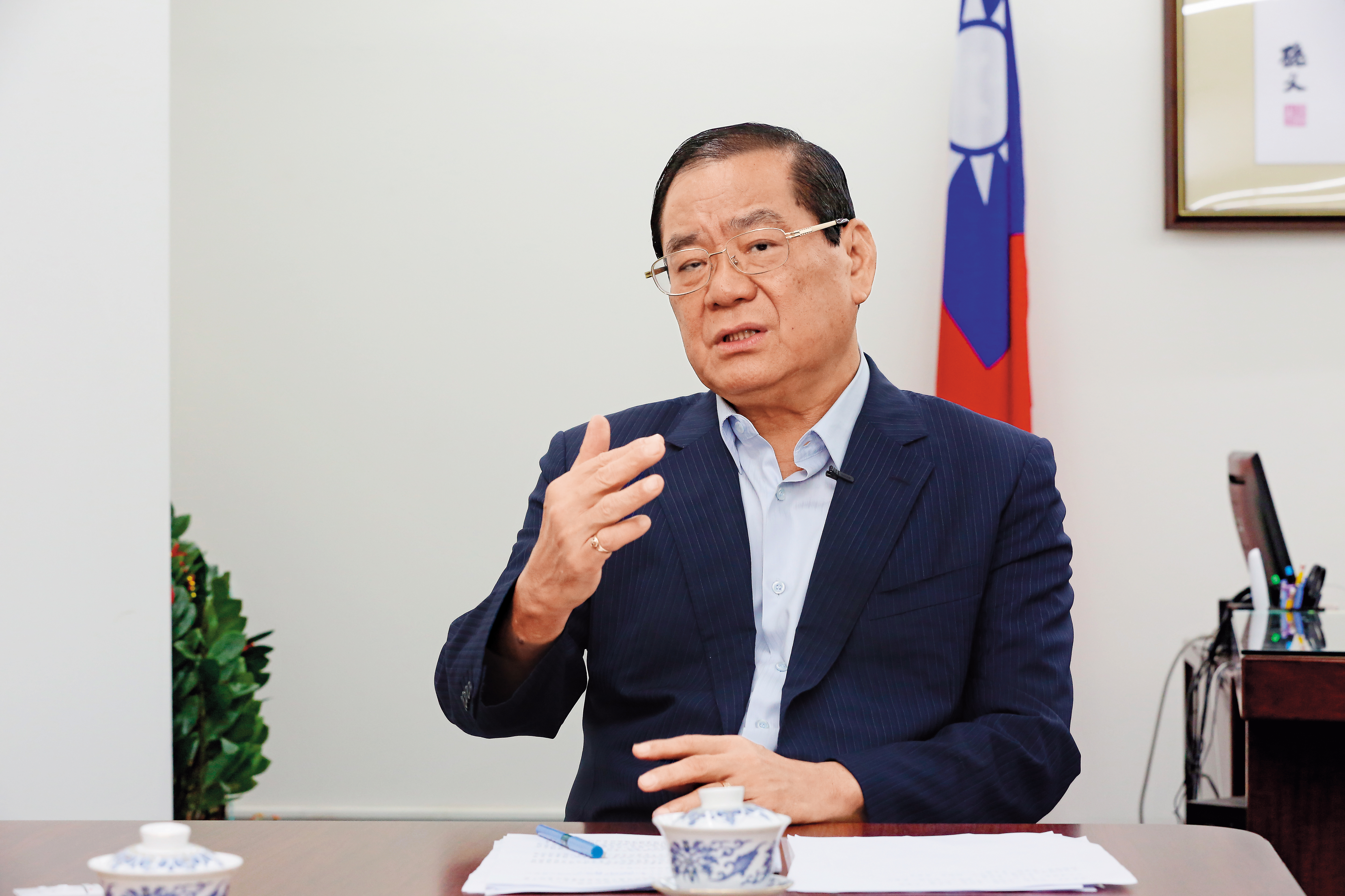 國民黨祕書長曾永權接受本刊專訪時強調，將至少拿下９席縣市長，不然他將知所進退。