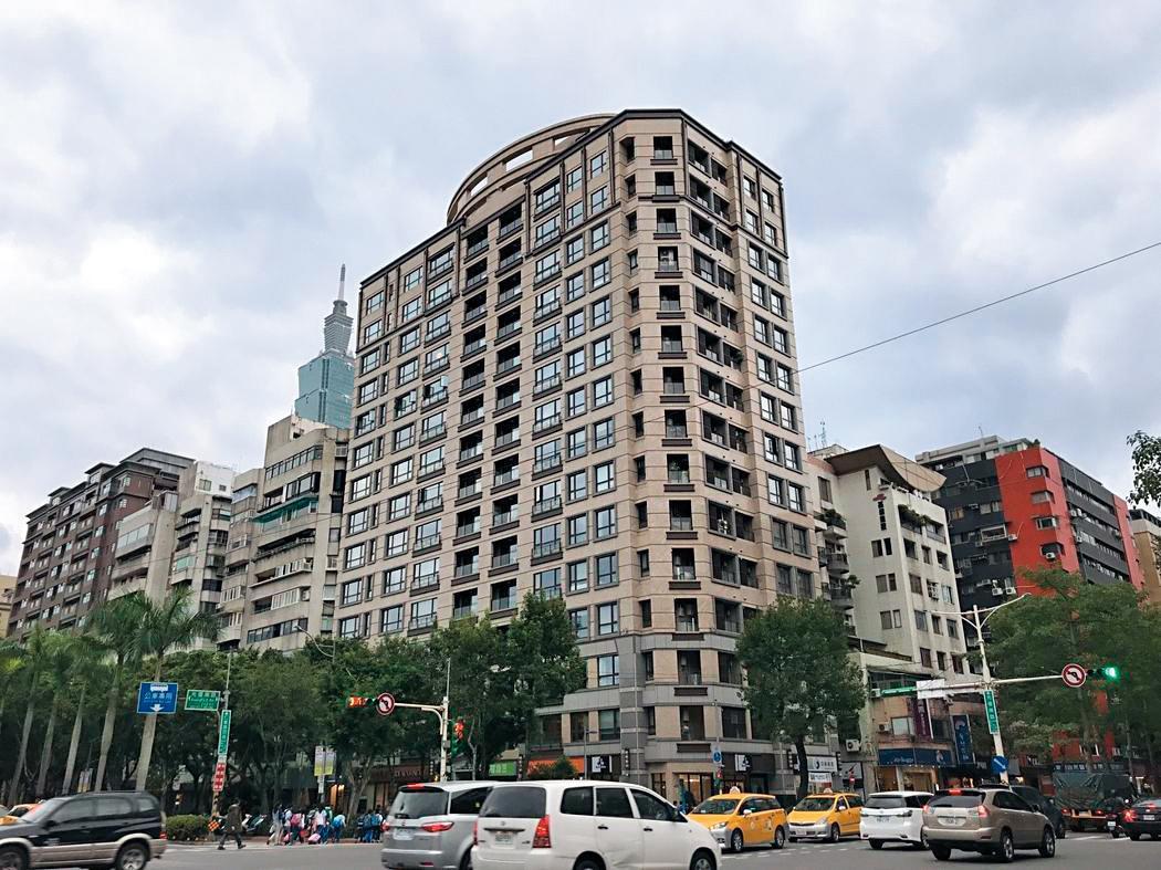 陳夢晨所住的那棟豪宅當初因有周杰倫置產而聞名，一坪價格可達百萬。（翻攝自豪宅網）