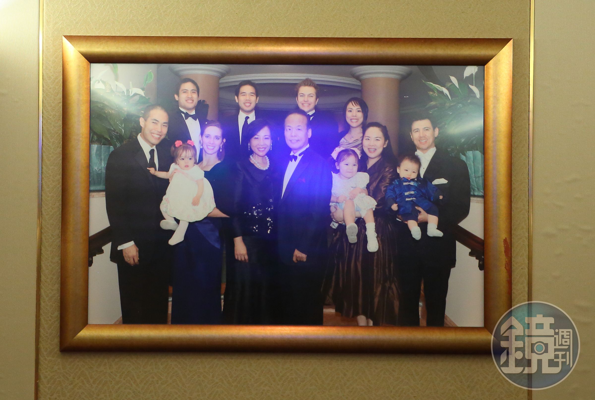 陳得福一家人虔誠信仰摩門教，夫妻倆鼓勵孩子增產報國，目標要湊到25個孫子女。