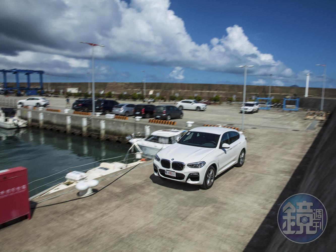 BMW EfficientLightweight輕量化車體結構也採用更多鋁合金與高強度鋼材設計，不僅打造更堅固的車身，也幫助全新BMW X4有效減輕車重，相較前代車型最多減少50公斤。