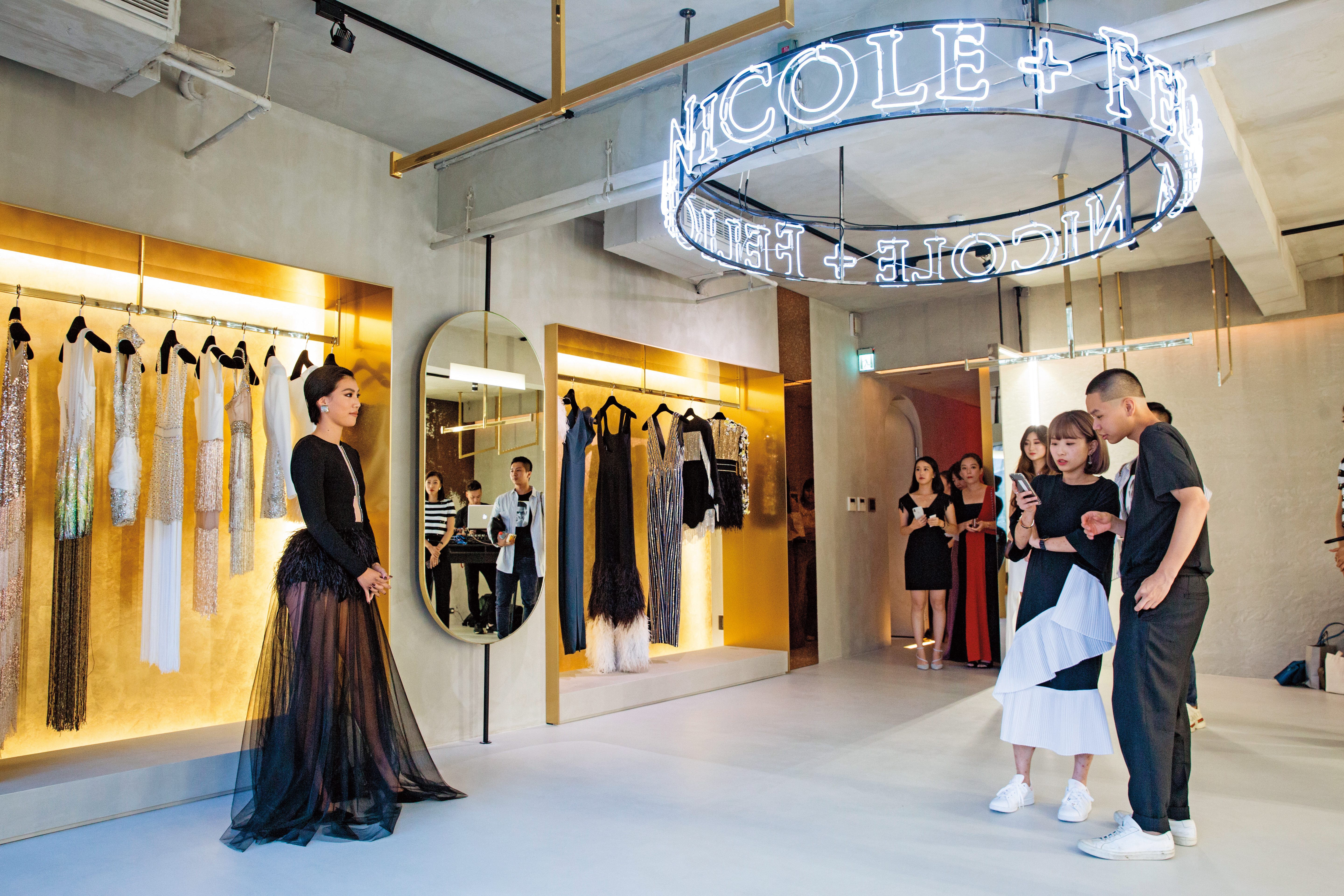 NICOLE + FELICIA  showroom舉辦開幕派對時，許多網紅、明星前來捧場。