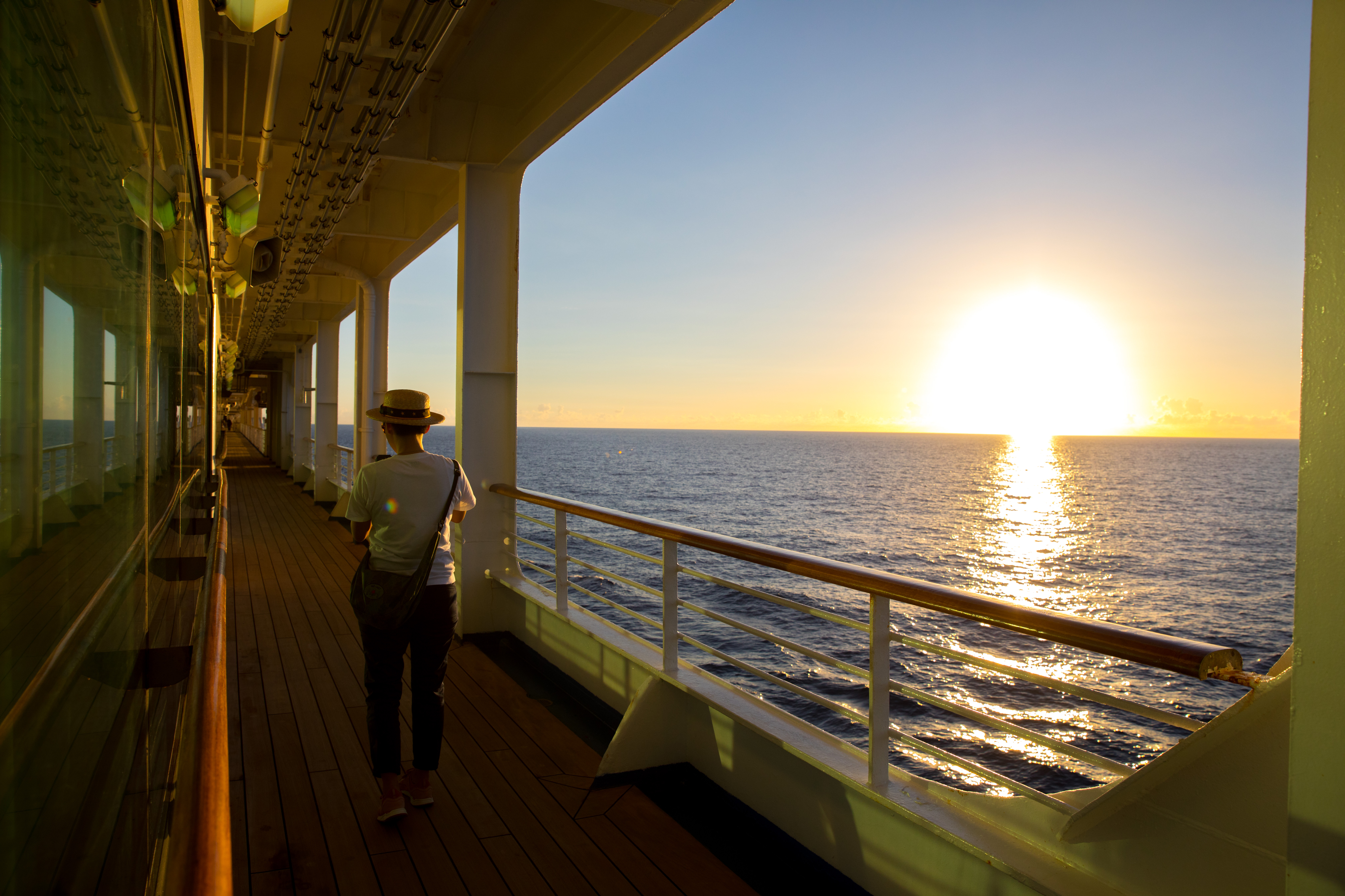 「太陽公主號」雖然只有7.7萬噸大小，但經典的船身與空間設計，每個角落拍起照來都很唯美。