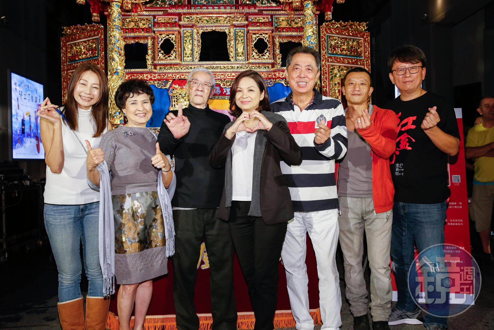 丁寧（左起）、王金櫻、楊貴媚、朱延平、楊雅喆等人都特地前來支持《紅盒子》。