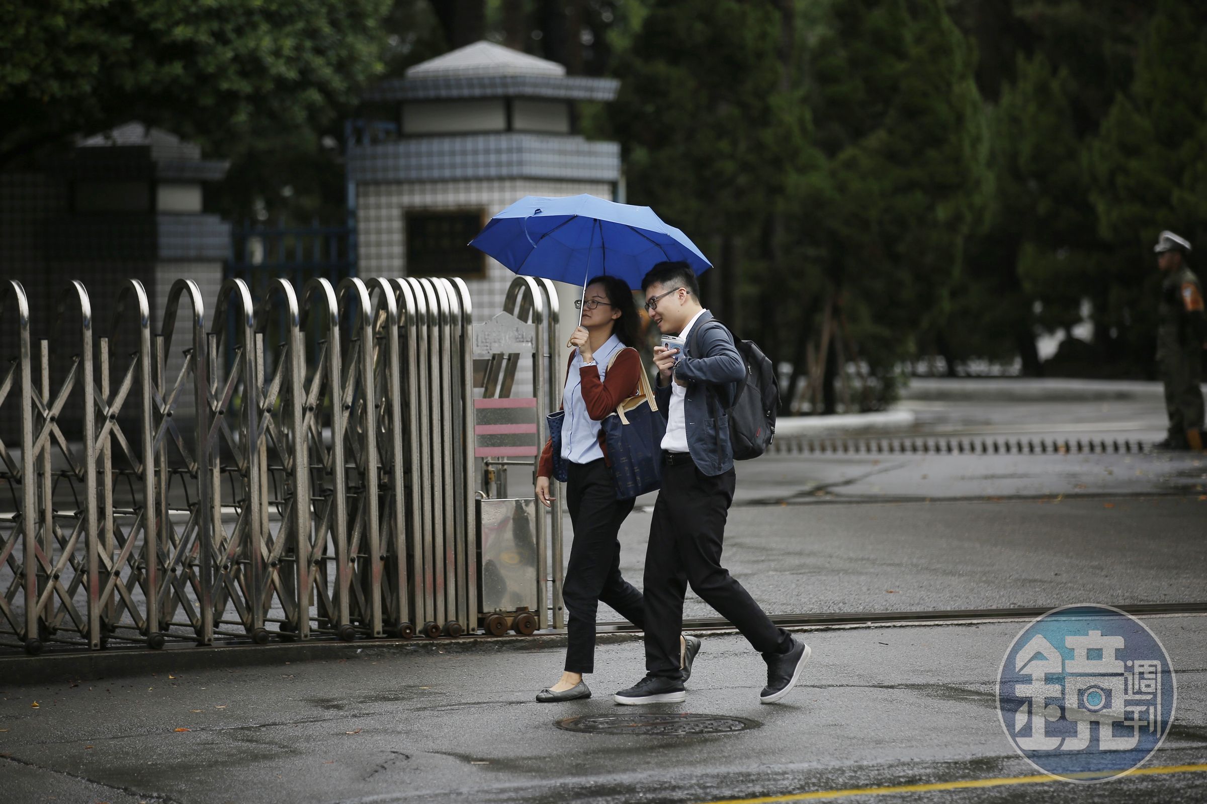 儘管雨勢趨緩，北部、東半部民眾早晚仍須留意偶降雨。
