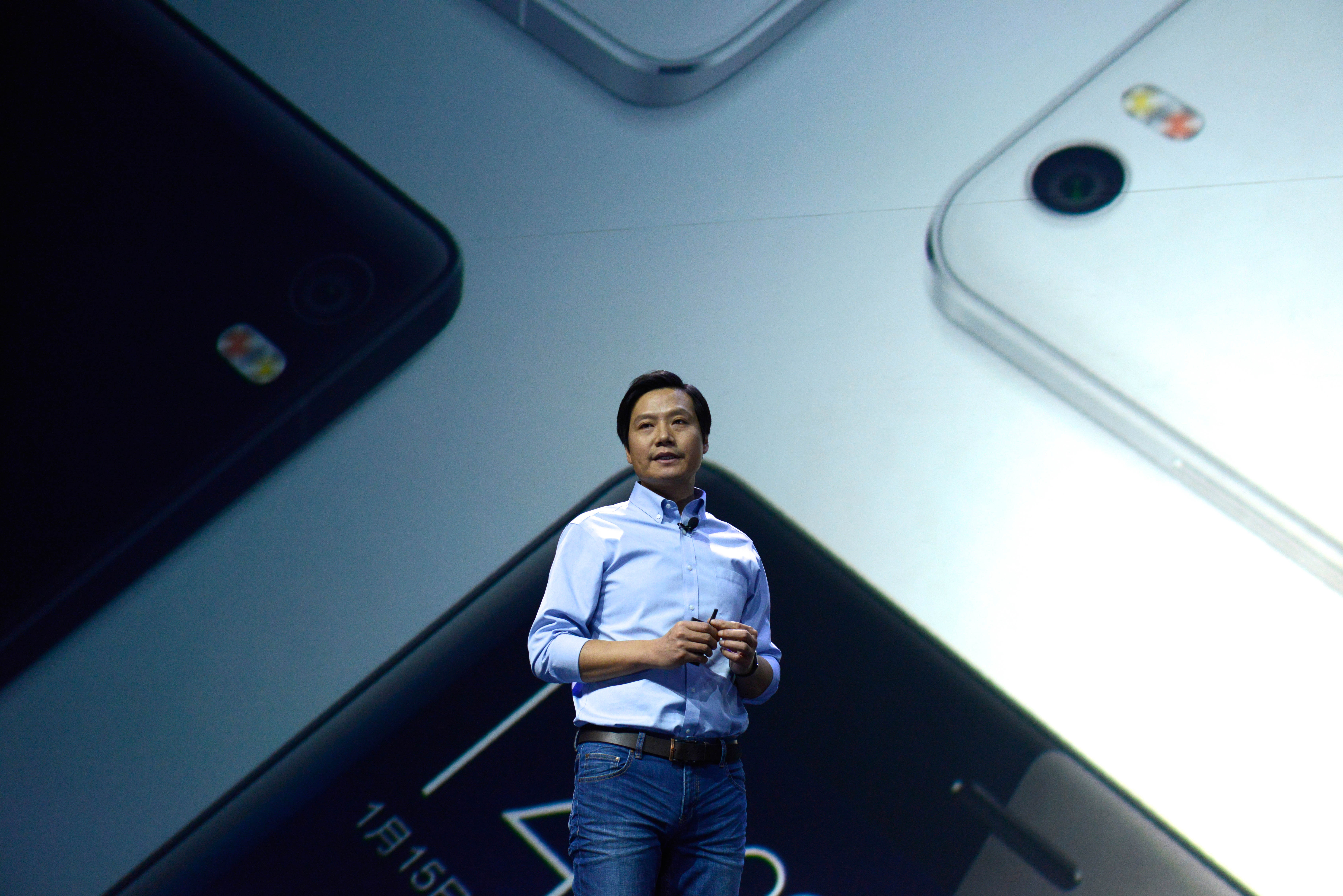 小米在香港交易所掛牌上市後,至今市值已蒸發約新台幣8,818.7億,雷軍被評論痛批「又一個無法洗刷的原罪!」(東方IC)