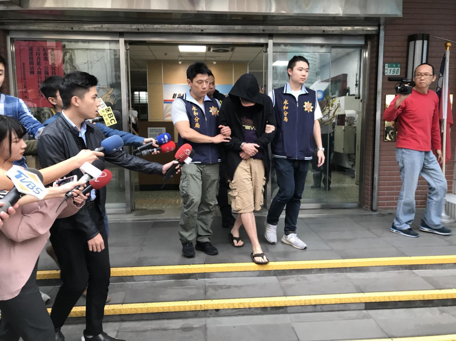 美籍何姓男子負責購買通報用的煙火和汽油，今遭警方逮捕。（警方提供）