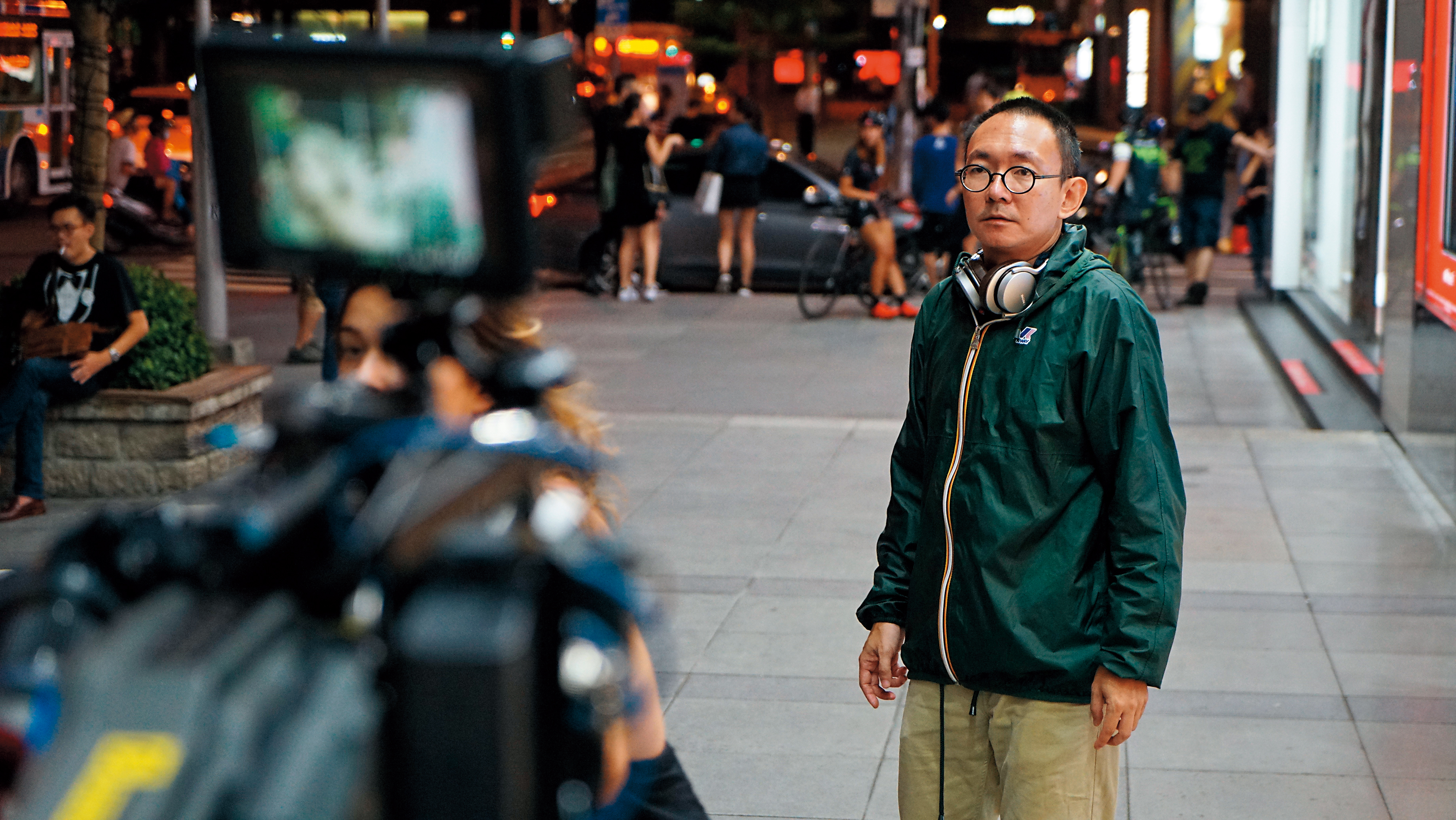 何蔚庭拿過金馬獎最佳新導演，後來籌備《天涯知己》遭金主背叛而背債，衰事只比《幸福城市》 電影主角好一點，他覺得每個人要搞懂自己對幸福的定義，懂得把握微小幸福很重要。