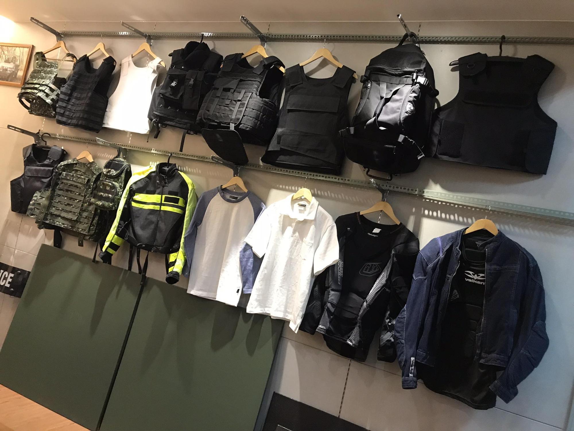 攻衛不僅是經營國內防禦裝備，更外銷國外各項防護產品，豐富多元化防禦產品。