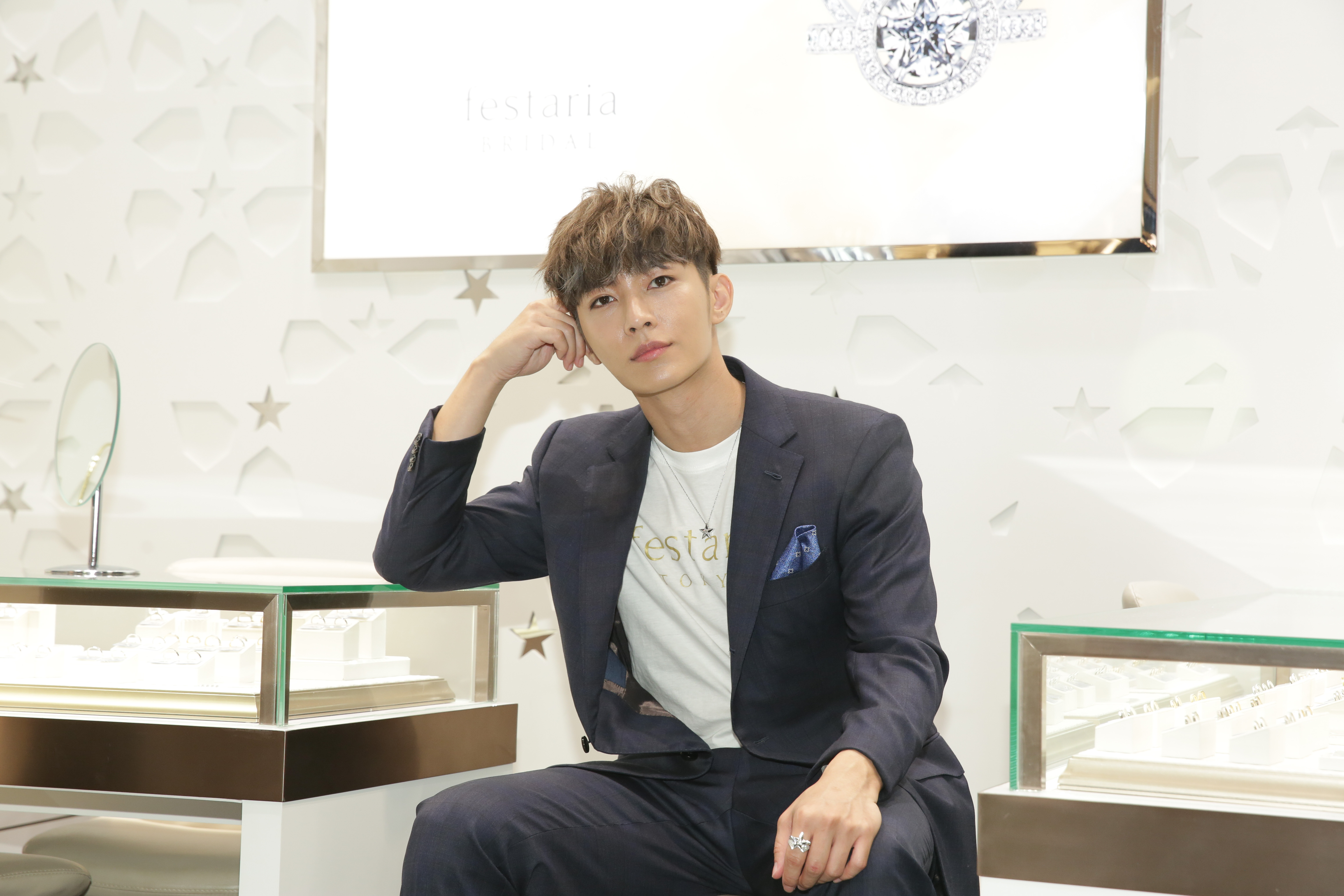 炎亞綸擔任festaria TOKYO一日店長，透露只有母親大人讓他會出手購買贈送珠寶。