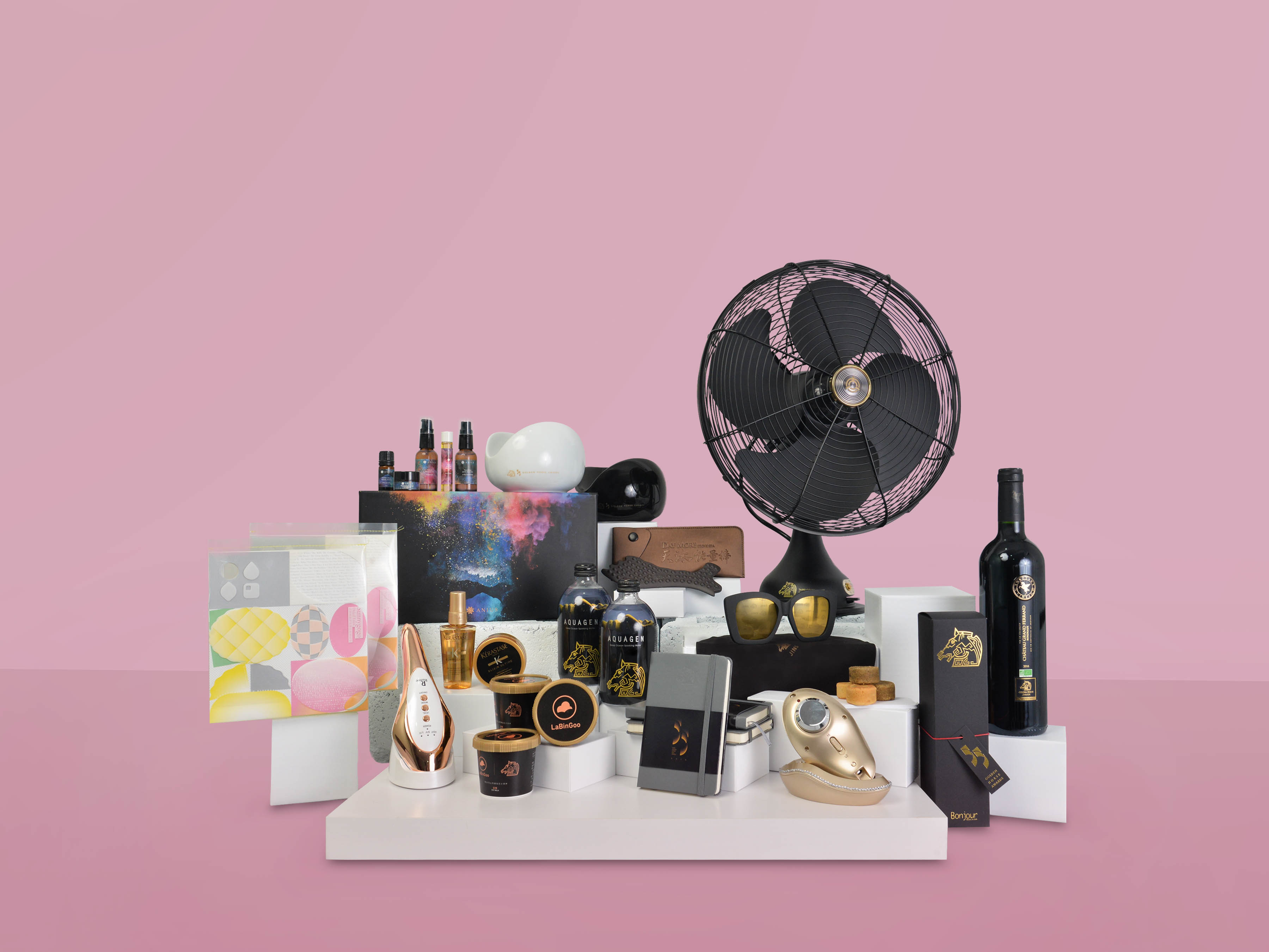 金馬獎今年的貴賓禮品總價值超過10萬元，復古大同電扇造型古意，跟去年的電鍋一樣搶手。（金馬執委會提供）