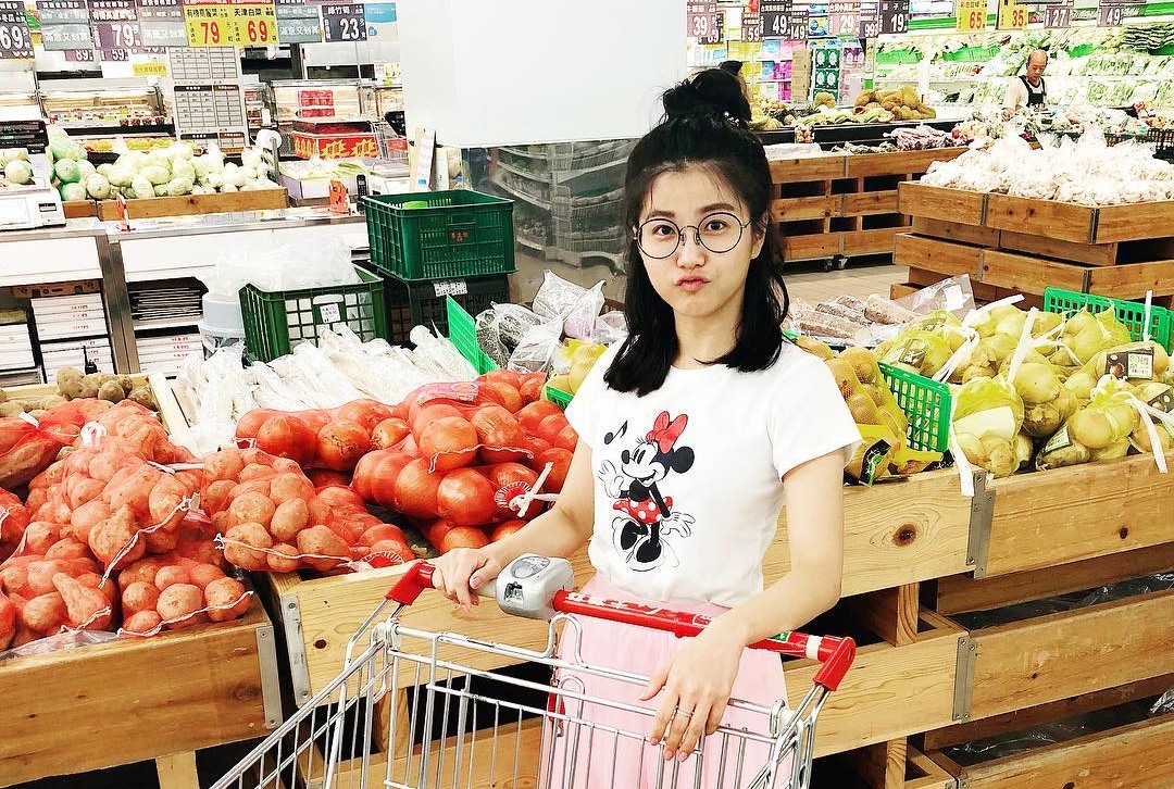 女星小Call傳出喜訊，與交往4個月的男友在今年8月登記結婚。（翻攝自小Call IG）