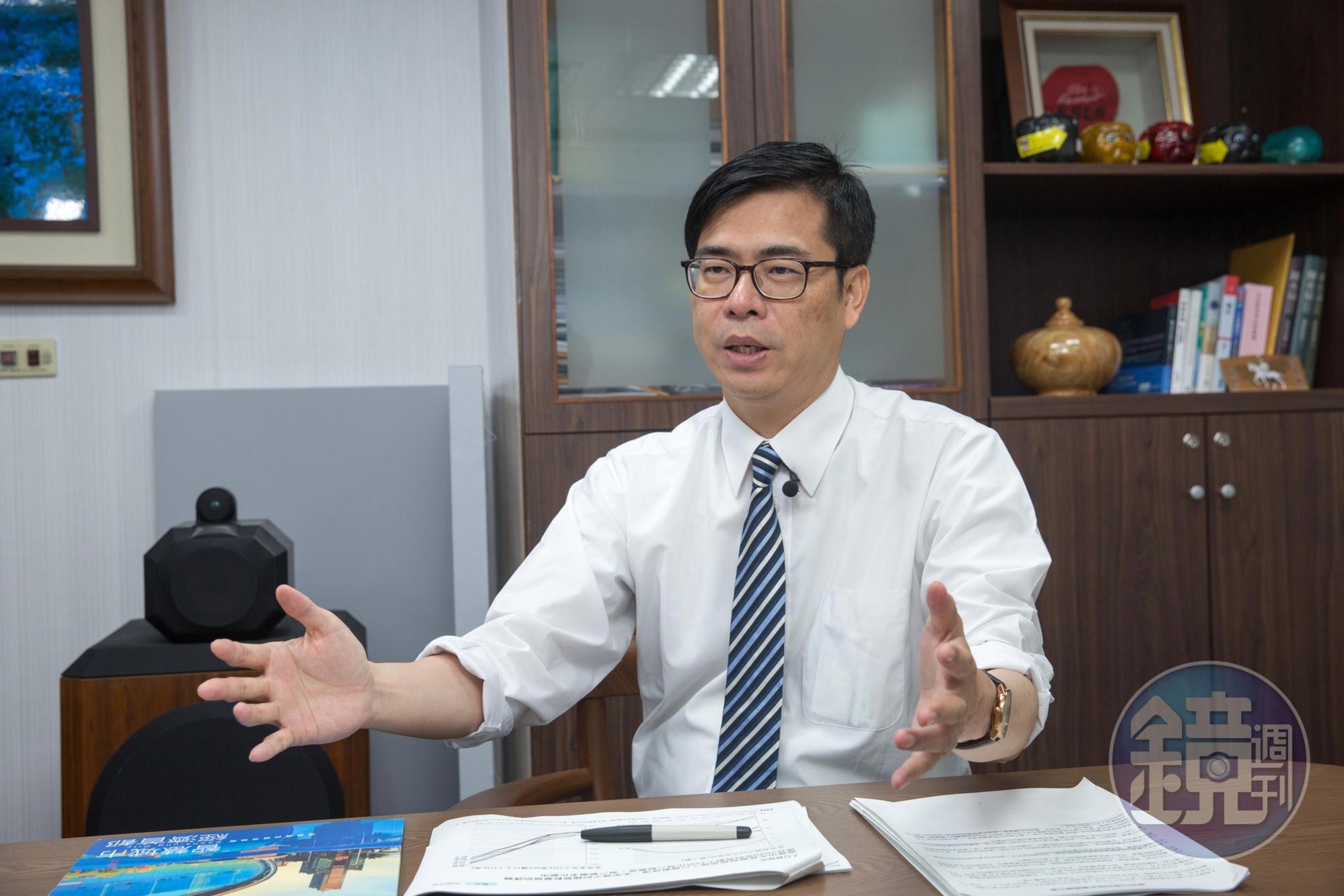 根據台灣世代智庫「2018高雄市長選情」民調結果,支持度方面,陳其邁以39.8%贏過韓國瑜的32.5%。