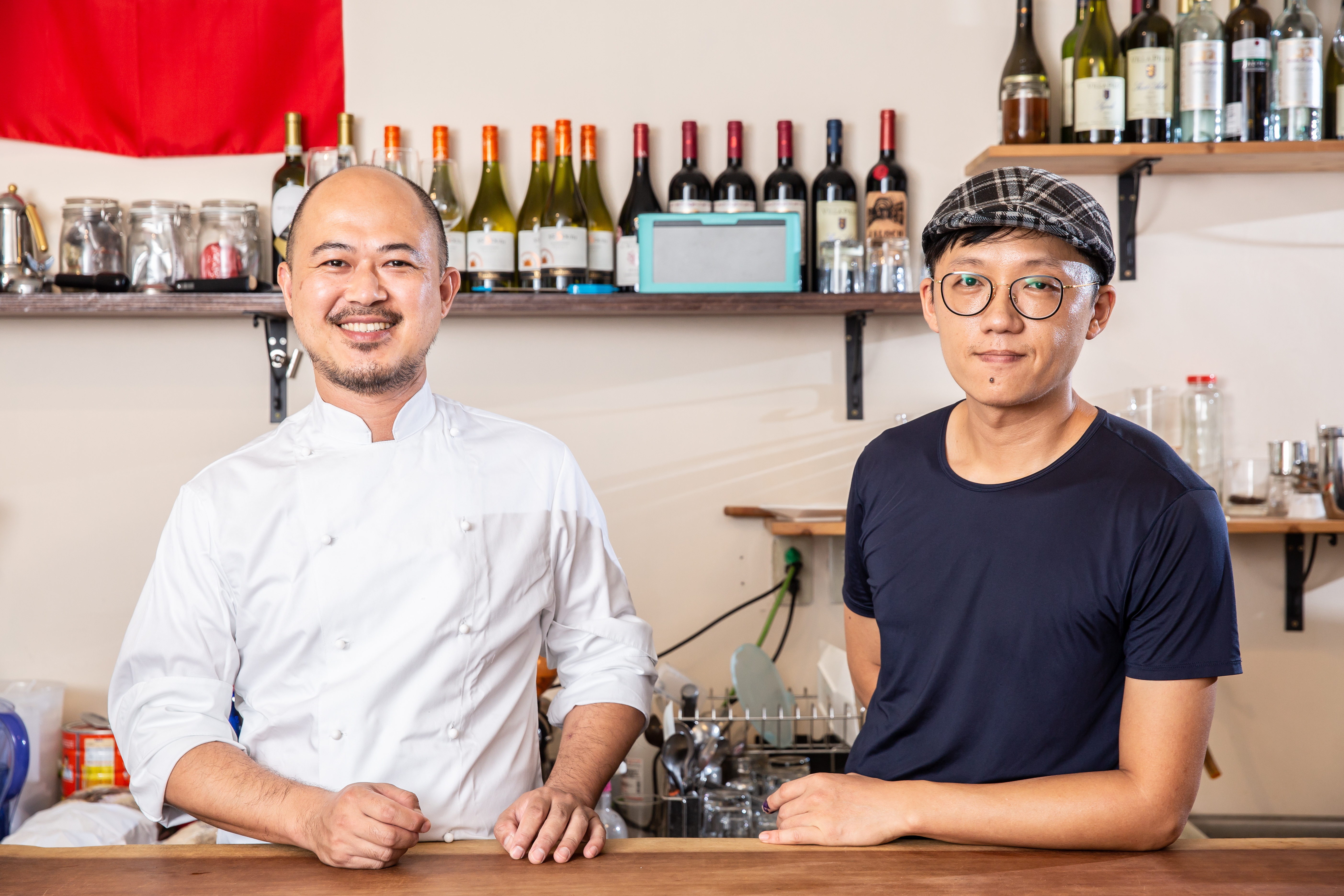 Chuck（左）和阿堯（右）笑說自己是既堅持又囉嗦的廚師。