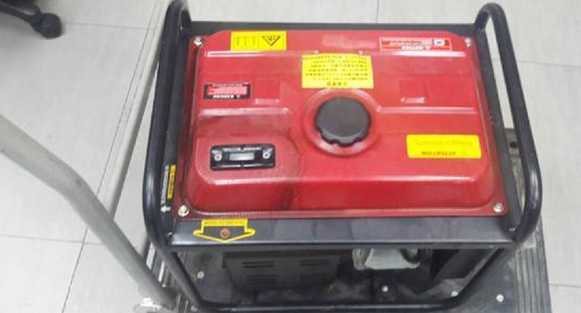 新竹市議員李妍慧競選宣傳車內的發電機遭竊走。（警方提供）