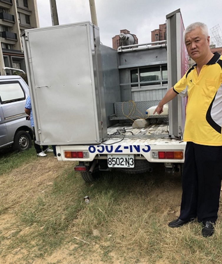 新竹市議員李妍慧競選宣傳車內的發電機遭竊走。（警方提供）