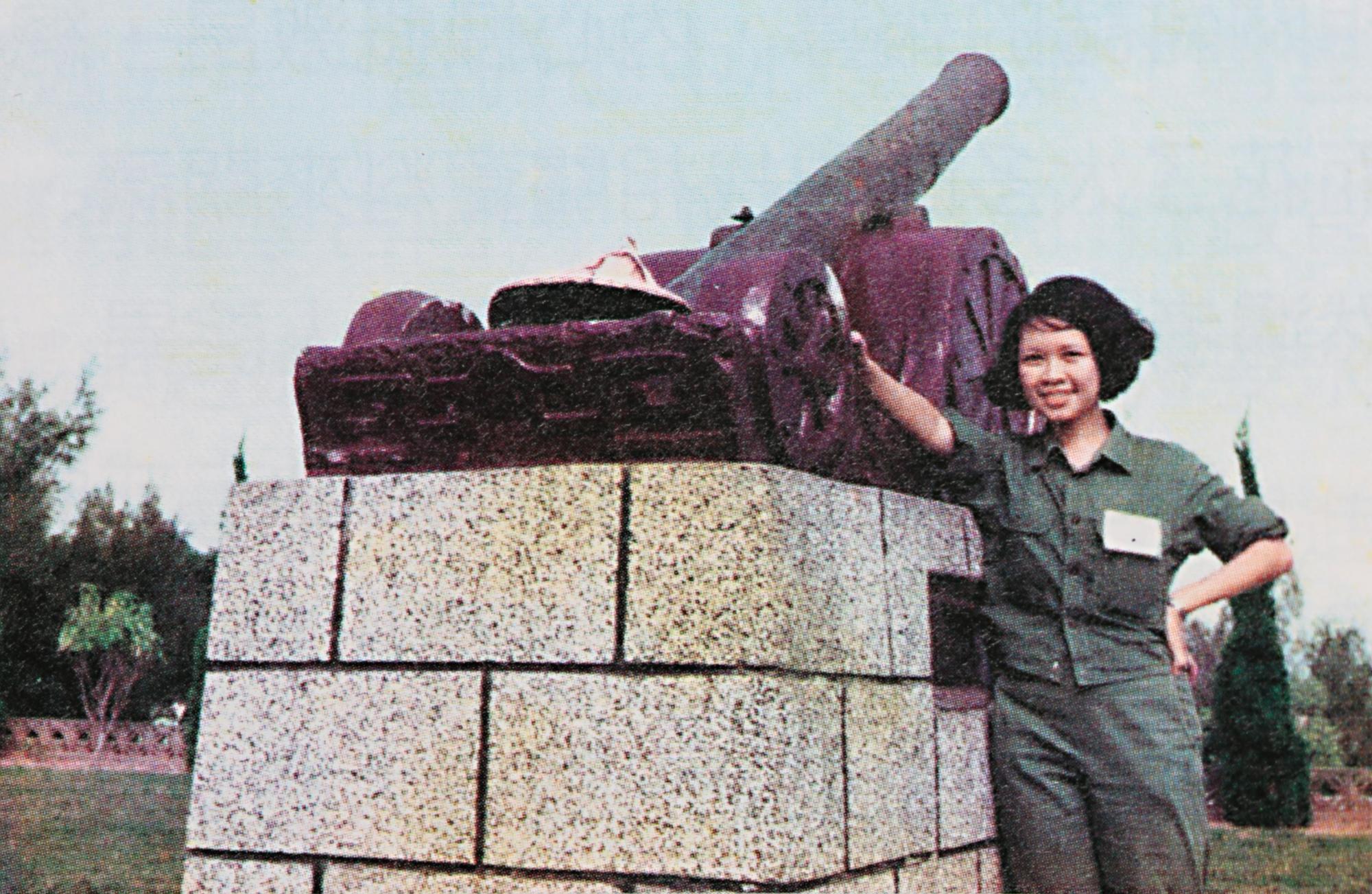 釋昭慧出家前是受國民黨反共教育長大的愛國青年，圖為參加金門戰鬥營。（釋昭慧提供）