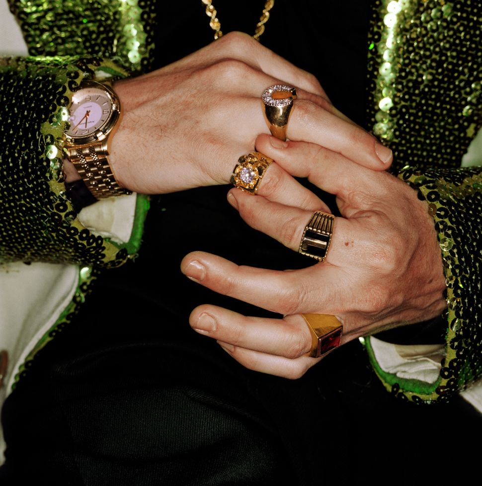 冒牌王子吉格納克對鑽戒名錶有著近乎狂熱的執著偏愛。（網路截圖）