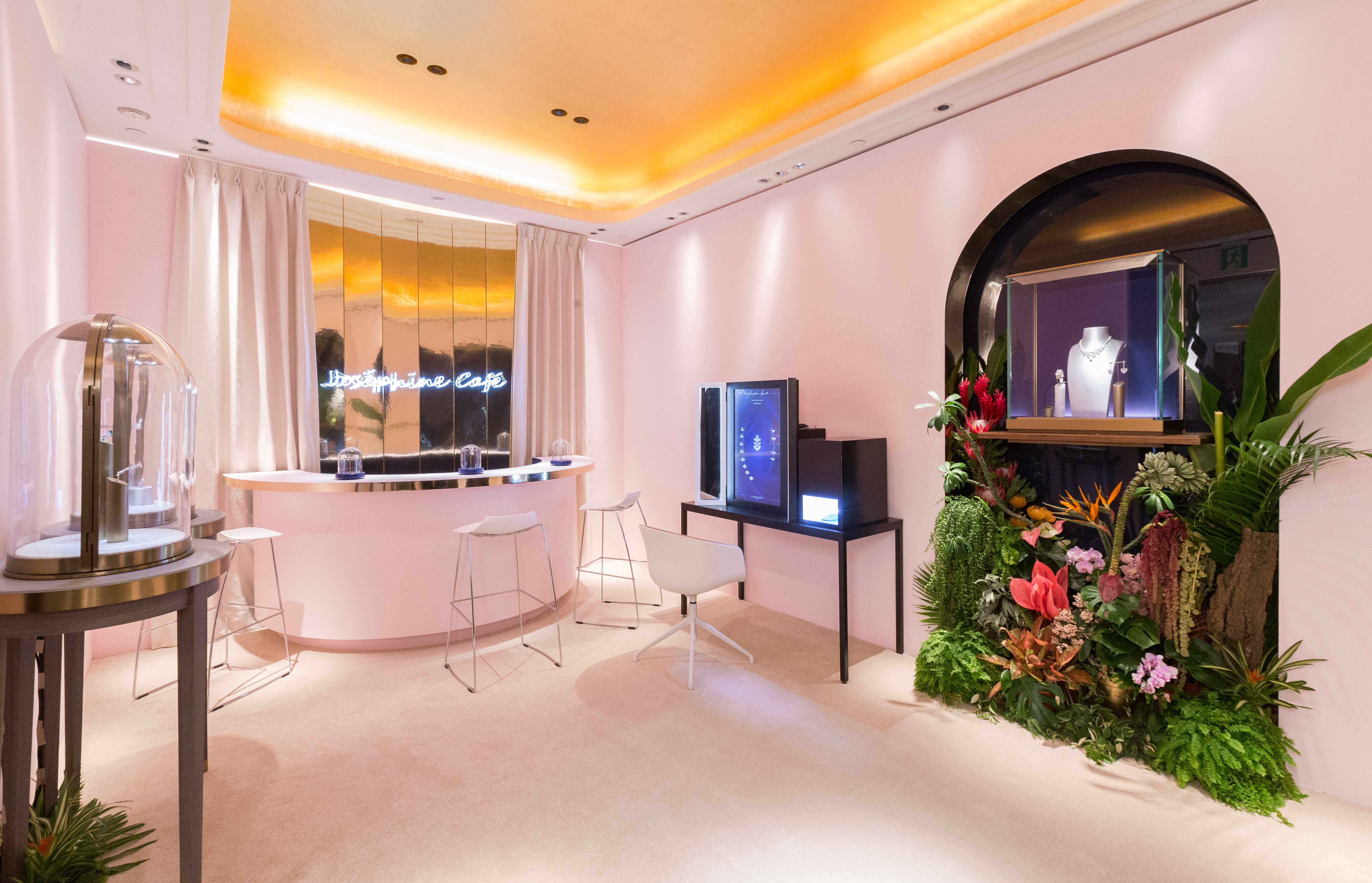 .Chaumet Josephine Café以香榭浪漫粉色調，呈現18世紀貴族宅邸。