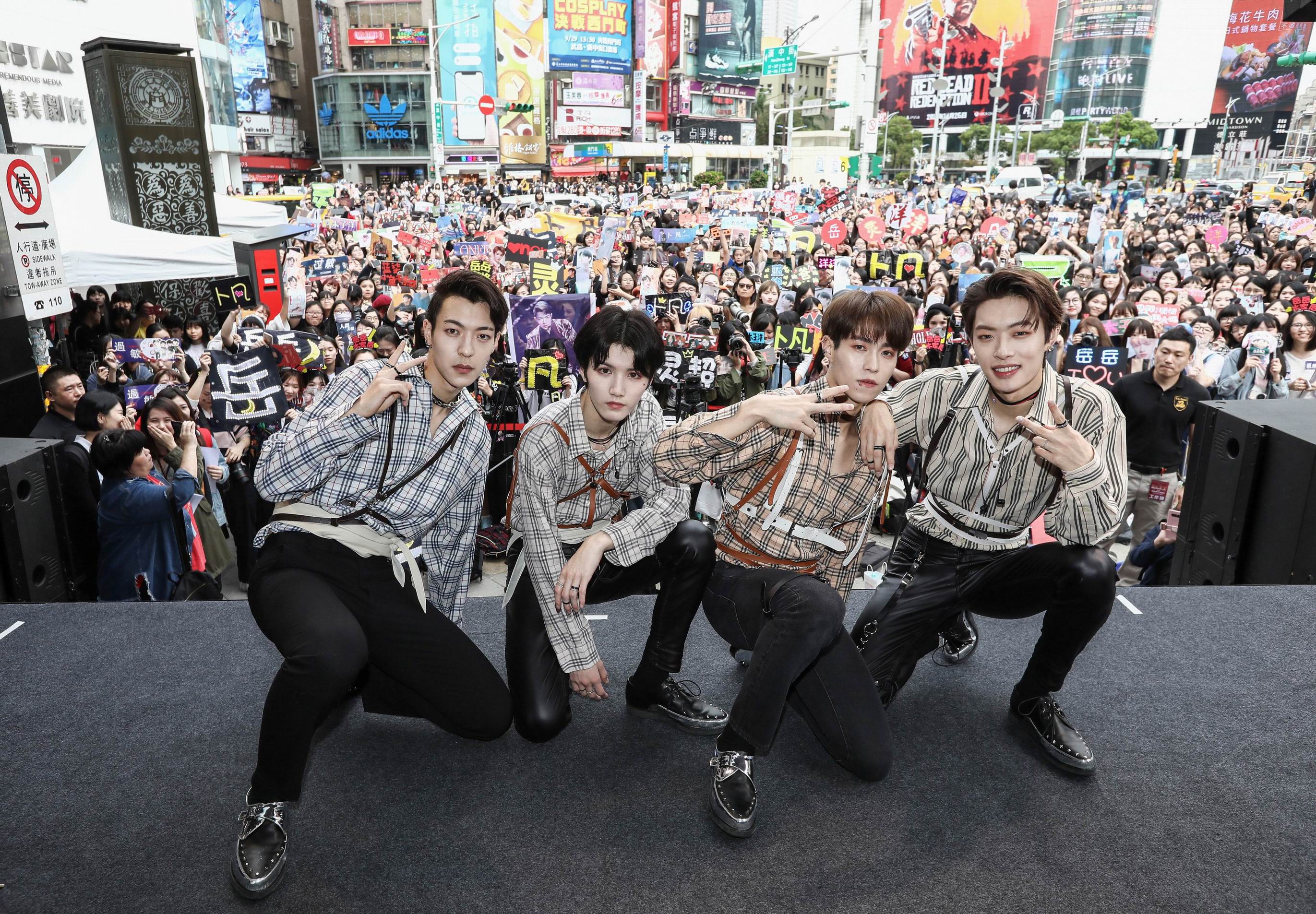 中國男團坤音四子有顏值有身高有學歷，4人在台灣也擁有高人氣。（坤音娛樂提供）