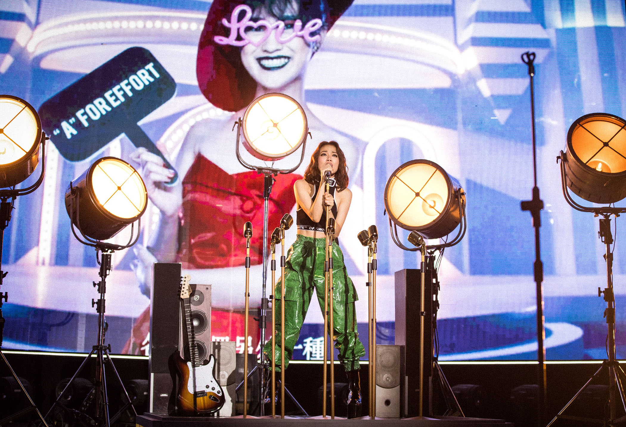 容祖兒以快歌〈亞亞亞〉揭開新專輯《答案之書》北京首唱會。（英皇娛樂提供）