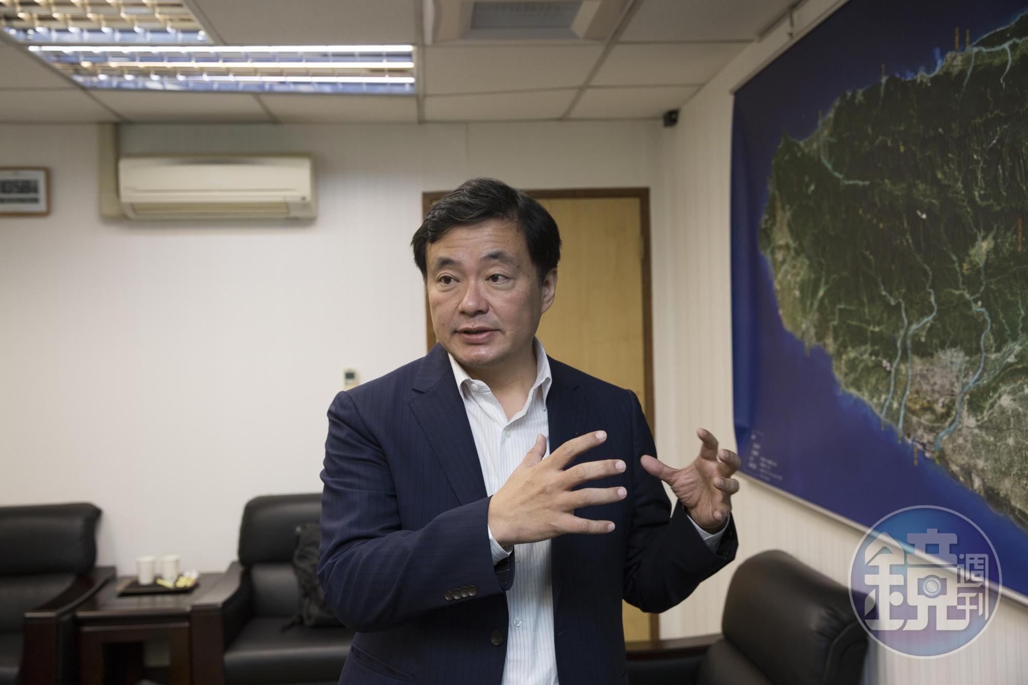 民進黨祕書長洪耀福指示自即刻起，為讓政府各單位全力投入救災和善後工作，民進黨公職和九合一所有候選人停止競選活動。