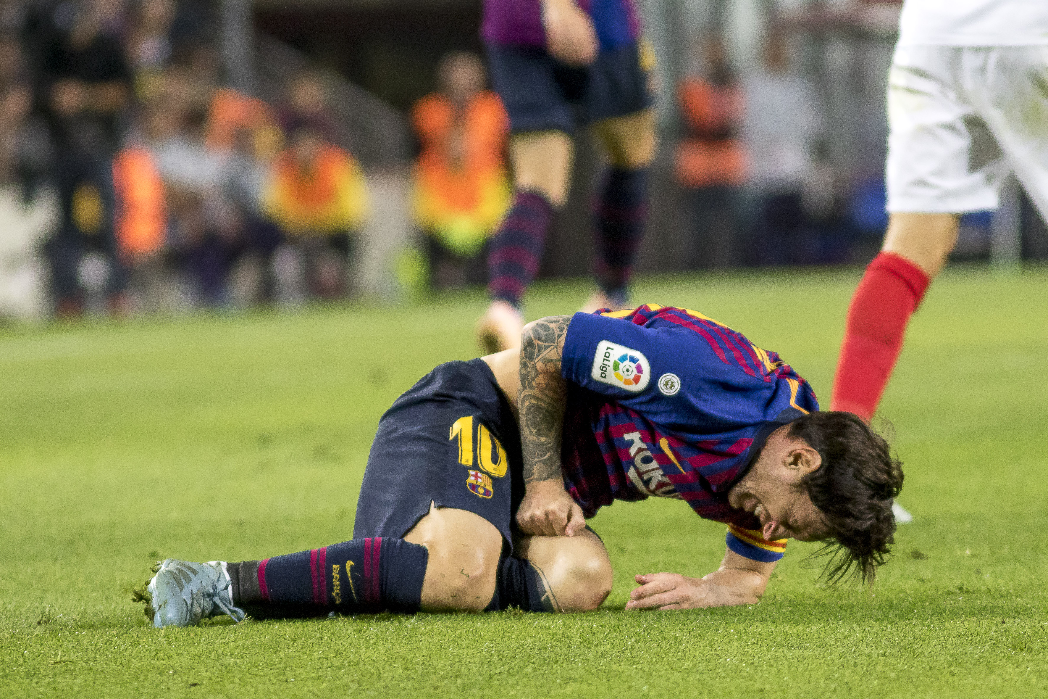 巴塞隆納好不容易贏球,卻折損陣中主將梅西。(東方IC)