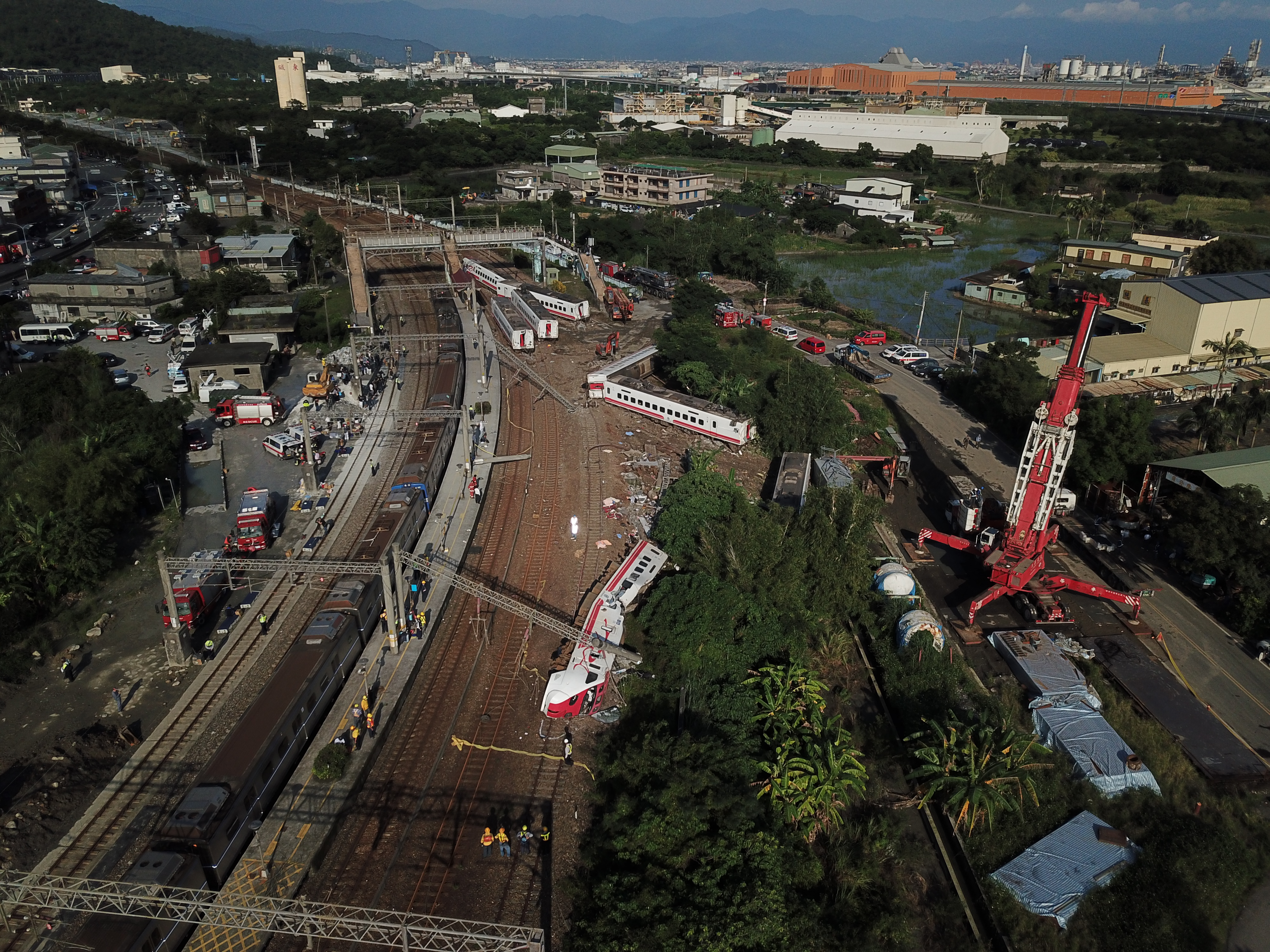 普悠瑪列車昨（21日）於台鐵新馬站翻覆，造成嚴重死傷。