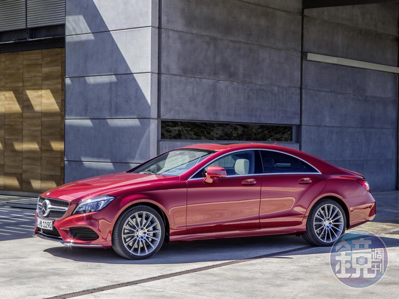 CLS Mk.2問世於2010年，這是車壇第一次搭載全LED頭燈的量產汽車。
